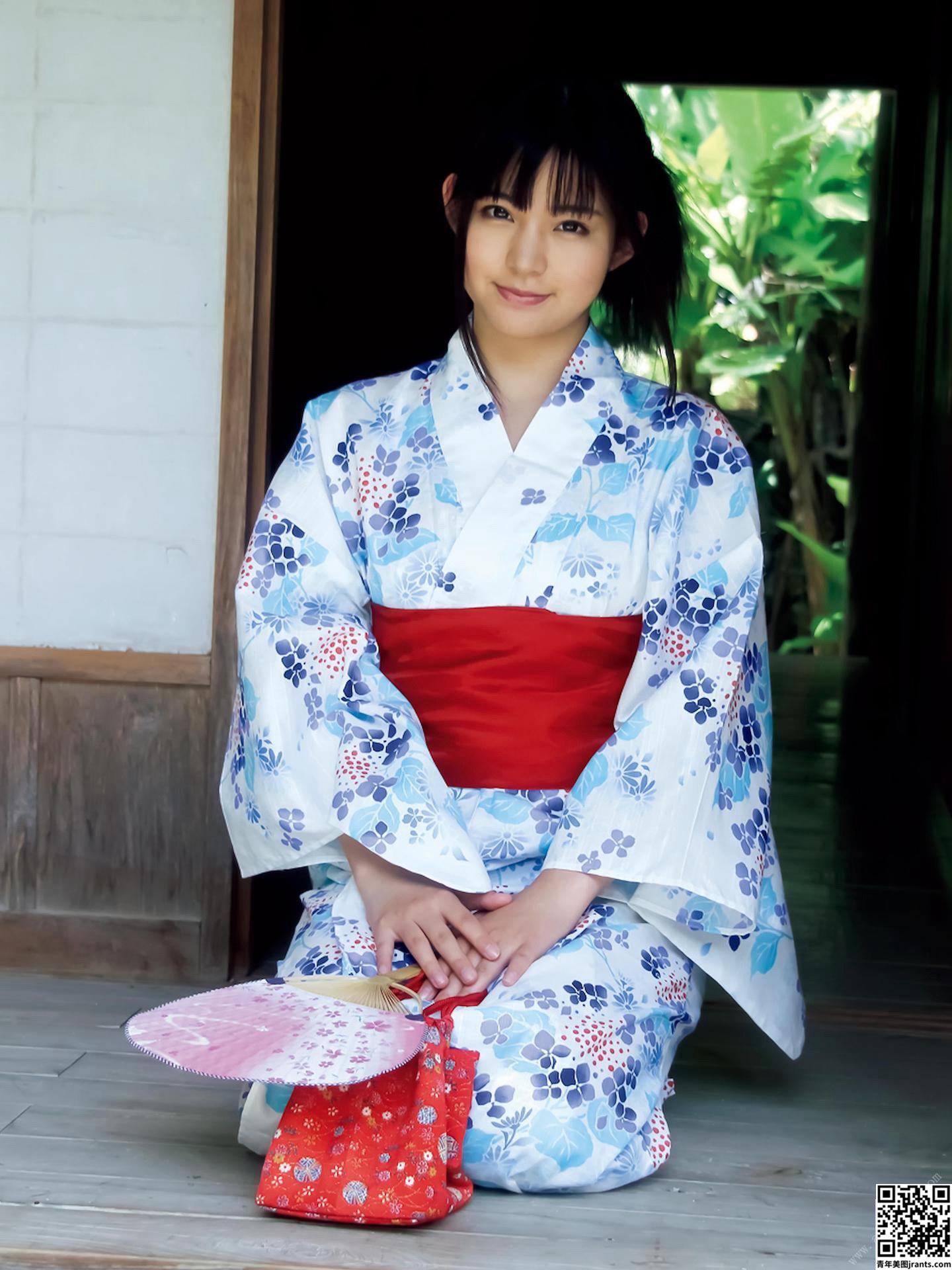 Buku Foto Nana Ayano Nanairo (97P)