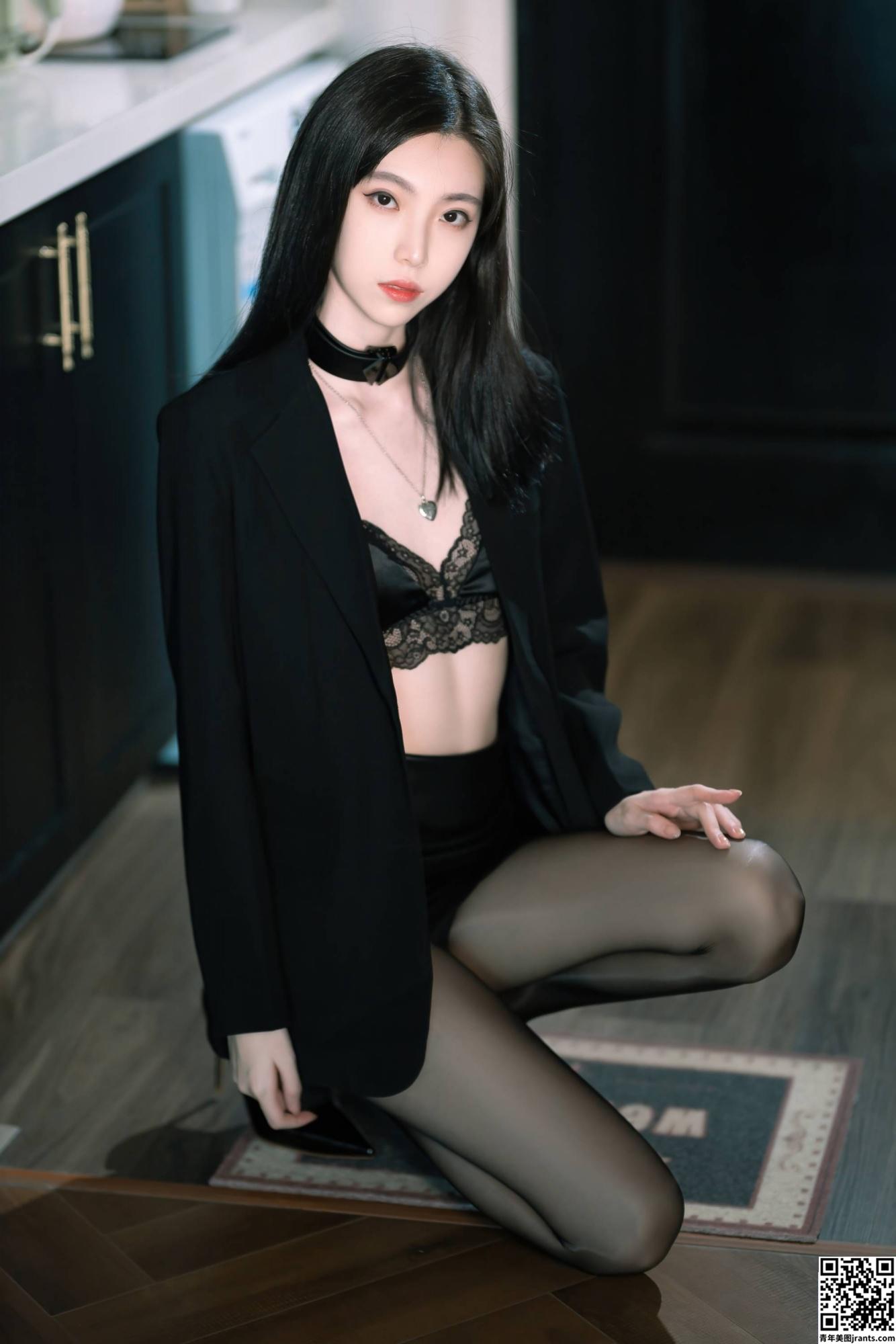 복지 소녀 Xu Lan의 &#8220;Black Silk Suit&#8221;VIP 독점[41P]