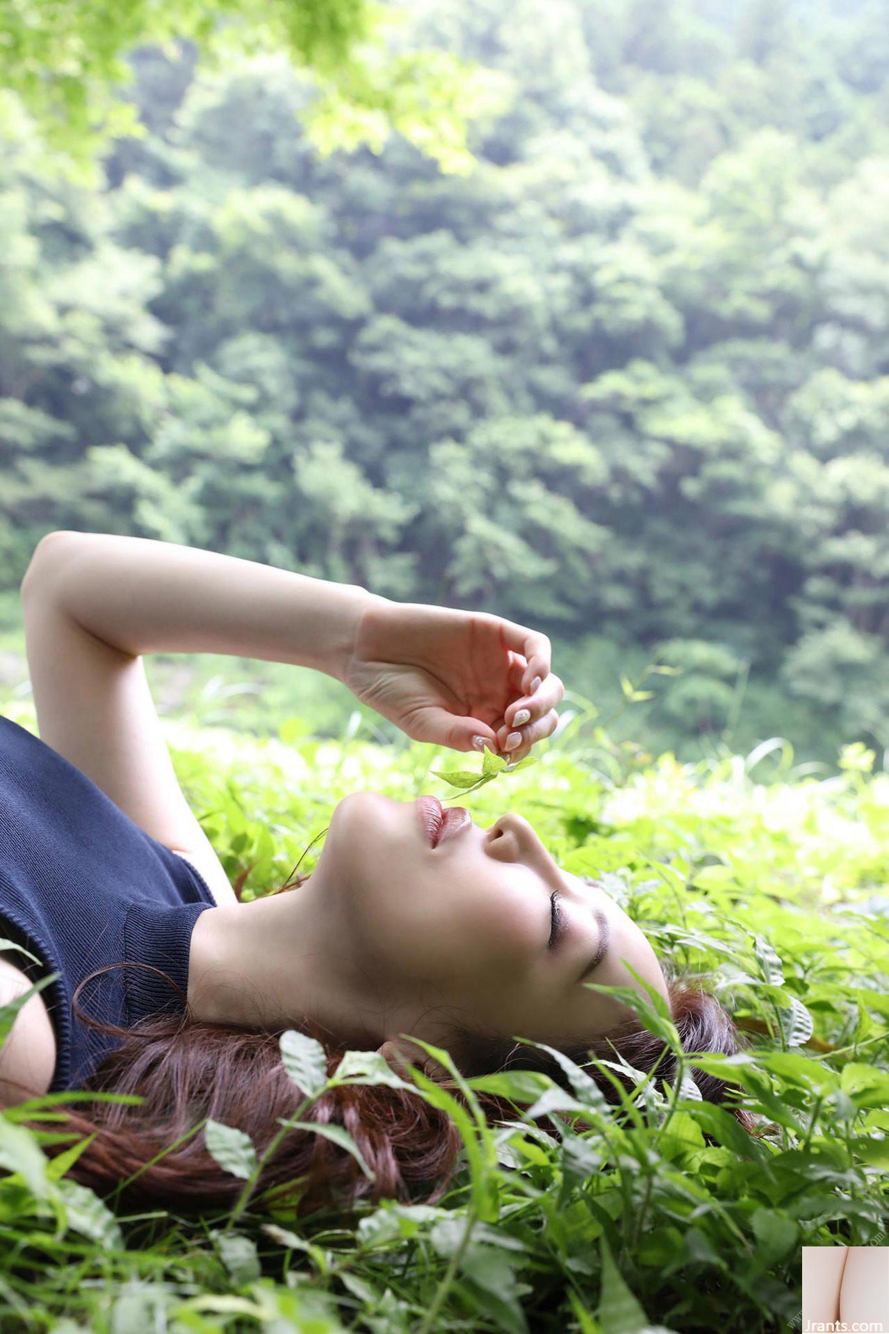 [岩本和子] প্রাপ্তবয়স্ক মহিলা গরম হেডলাইট নিভিয়ে দেন এবং তার পিছনের লাইনগুলি আরও আকর্ষণীয় (28P)