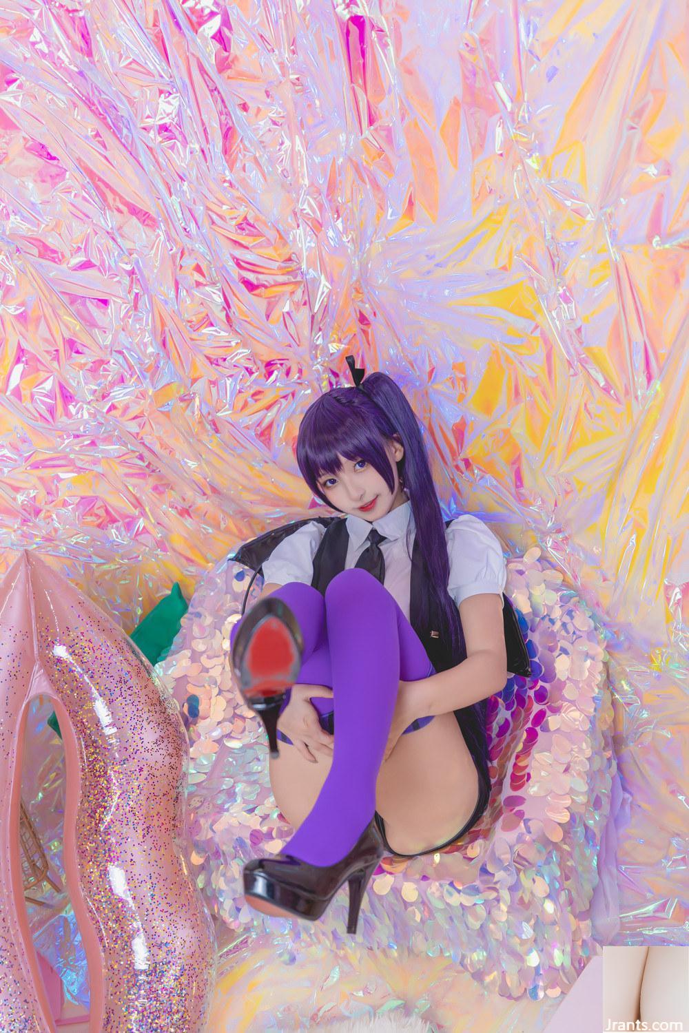 « Purple Succubus » de Kamikazaka Mafuyu expose sa taille sexy pour attirer votre attention (75P)