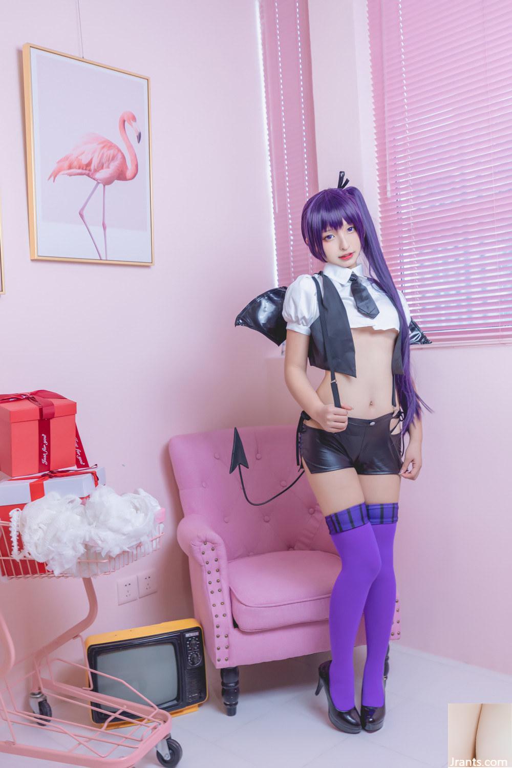 « Purple Succubus » de Kamikazaka Mafuyu expose sa taille sexy pour attirer votre attention (75P)