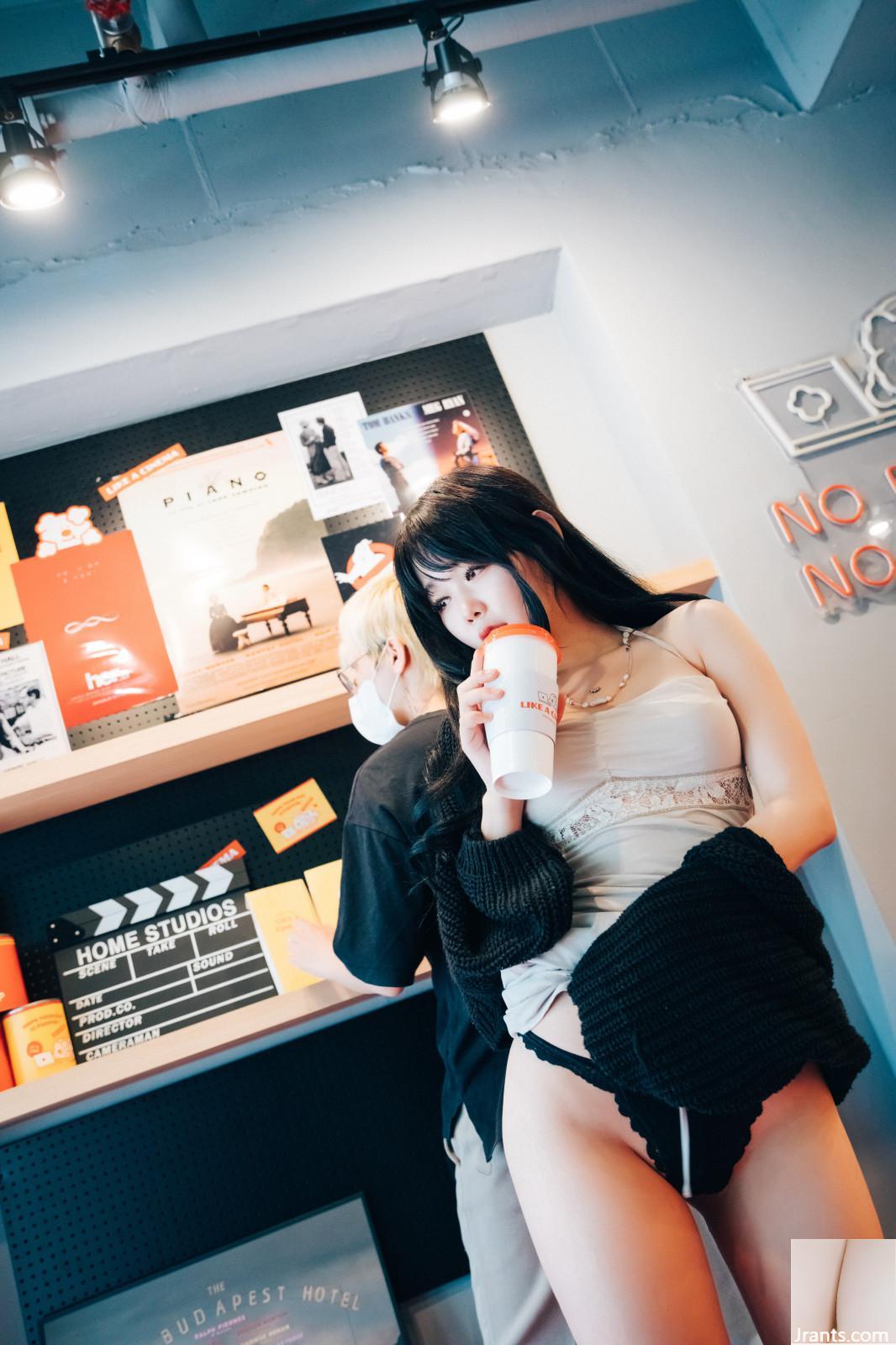 [Loozy] Zia  – XXX in The Theater (47P) [