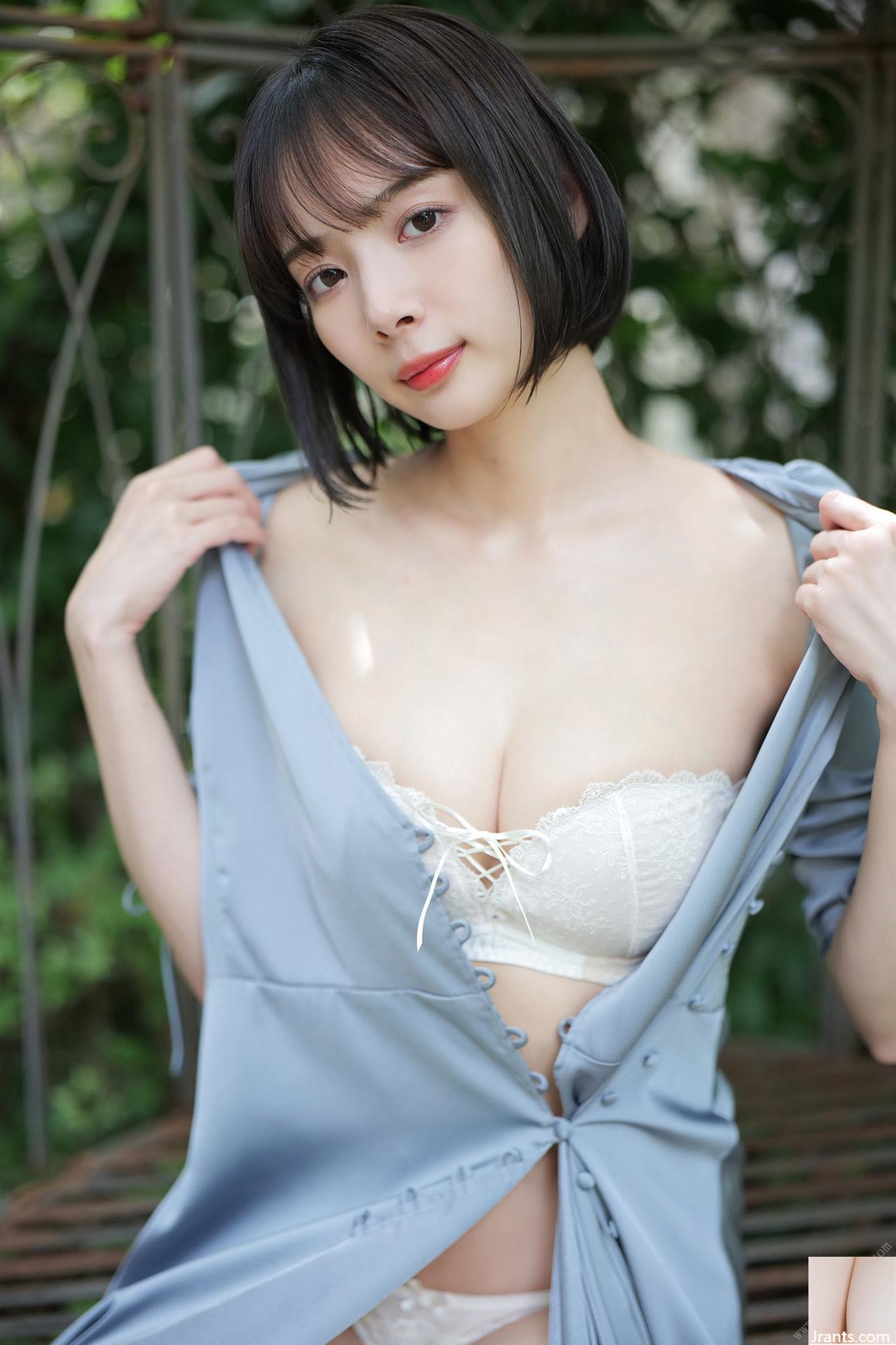 [岡田紗佳] A deusa da foto do temperamento tem uma boa figura da qual as pessoas não conseguem tirar os olhos (30P)