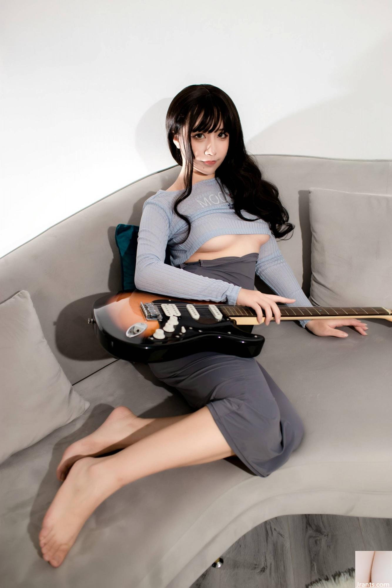 Exclusivo VIP &#8220;Saia Guitar Sister Butt Cover&#8221; da Welfare Girl Jiuqu Jean[52P]