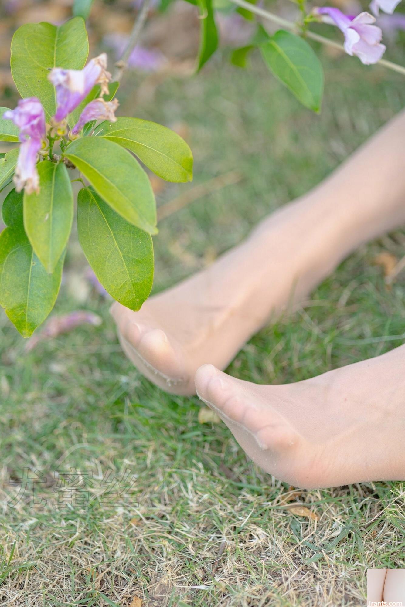 [YMS] Vol.087 Les belles jambes du modèle Yi Ming lors d&rsquo;une sortie en plein air[103P]