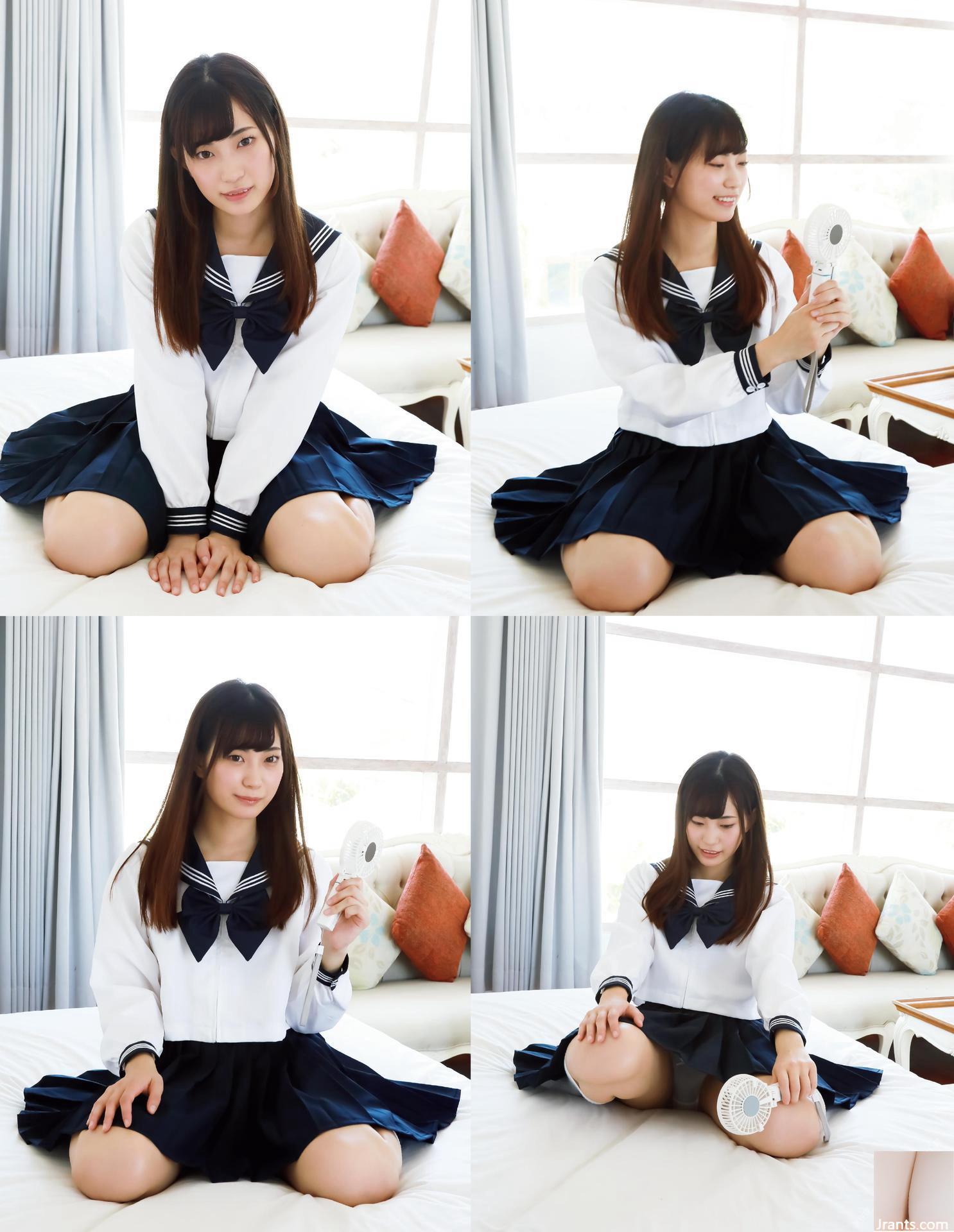 Mitani Juri 1er Album photo Regard direct (86P)