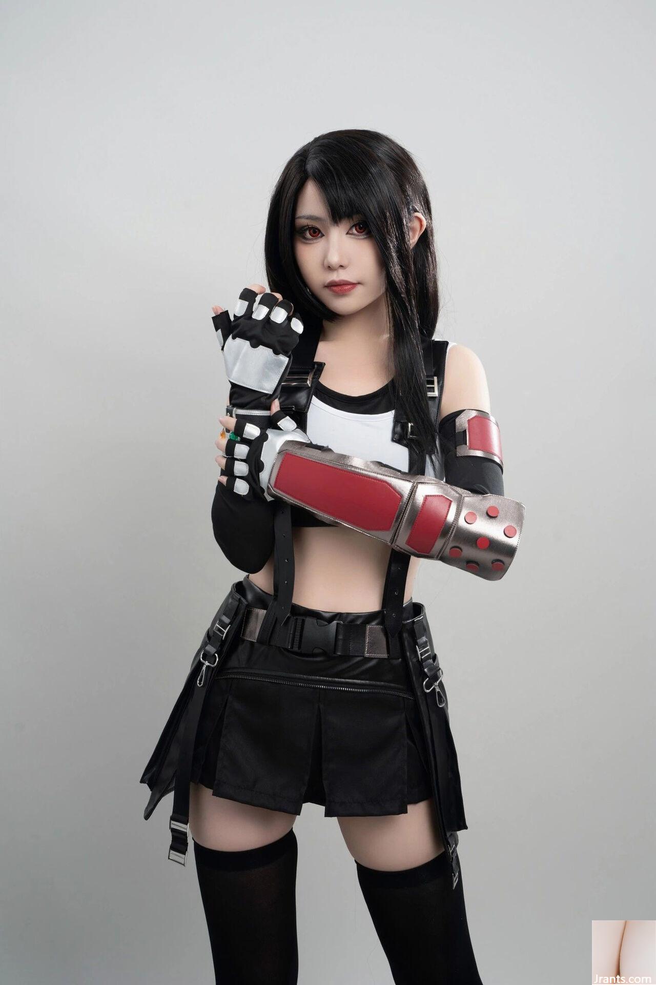 دختر انفجاری Nya Xiaoji – Final Fantasy 7 Tifa (55P)