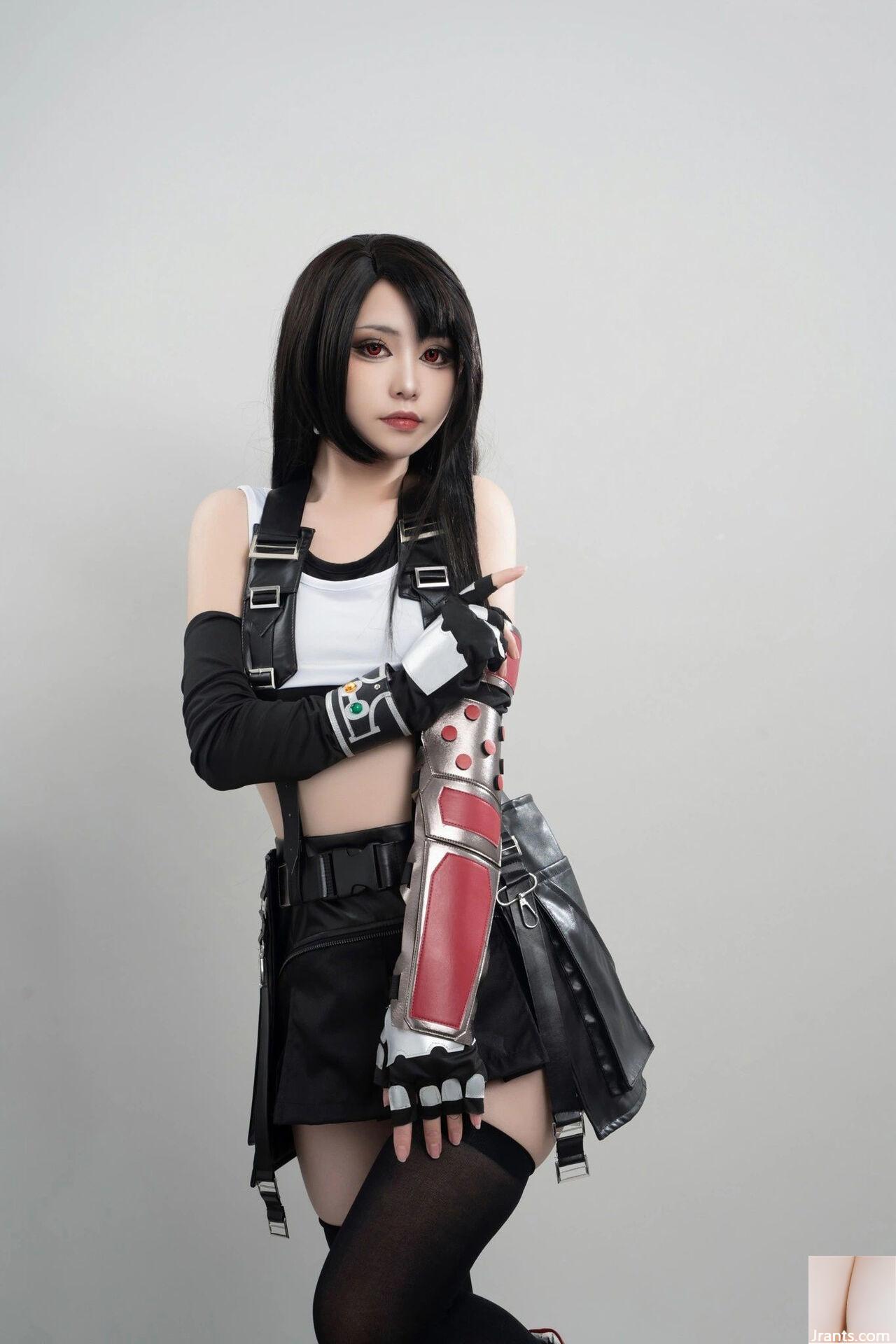 دختر انفجاری Nya Xiaoji – Final Fantasy 7 Tifa (55P)