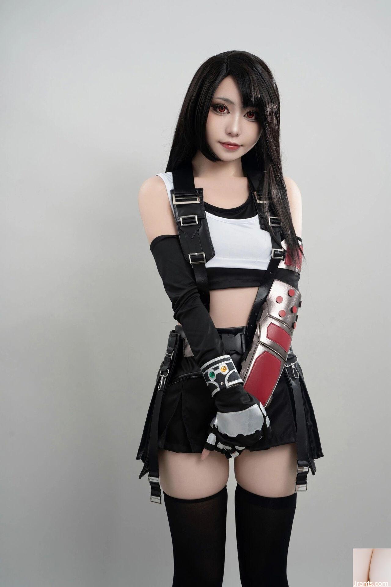 폭발적인 소녀 Nya Xiaoji – Final Fantasy 7 Tifa (55P)