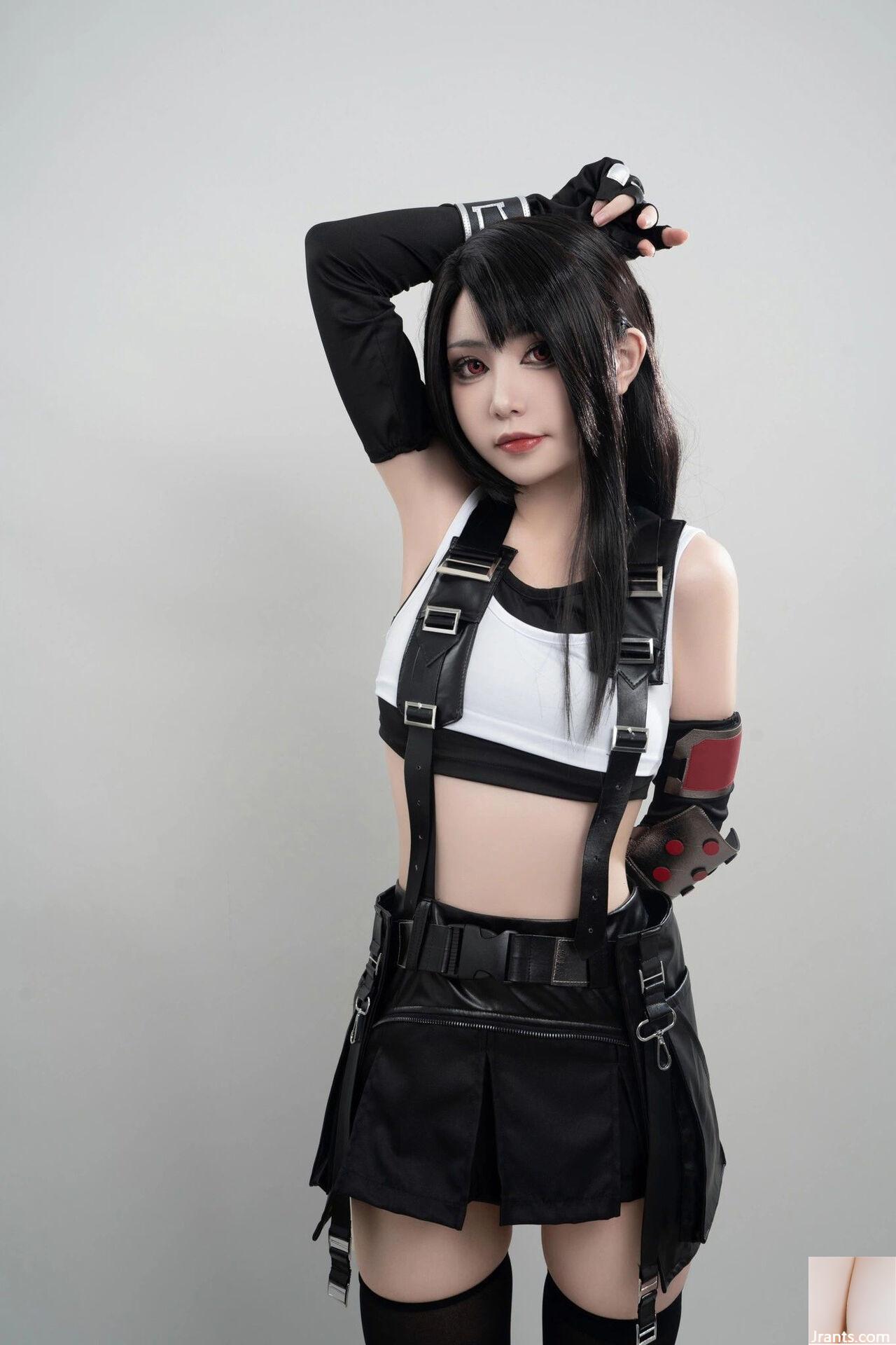 폭발적인 소녀 Nya Xiaoji – Final Fantasy 7 Tifa (55P)