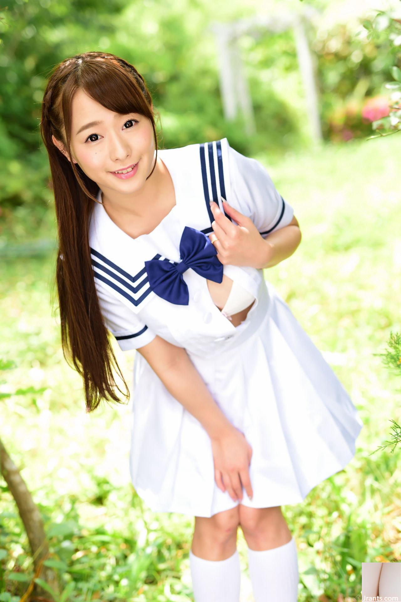 Shiraishi Morina &#8211; Album Foto &#8220;Nomor Urutan 14&#8221; Set-01 (22P)