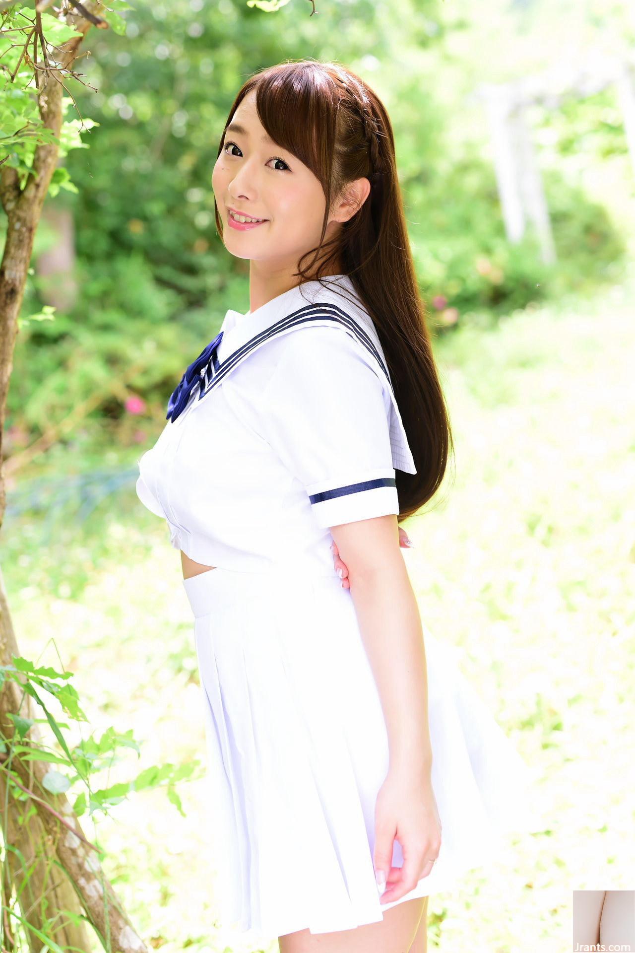 Shiraishi Morina &#8211; Album Foto &#8220;Nomor Urutan 14&#8221; Set-01 (22P)