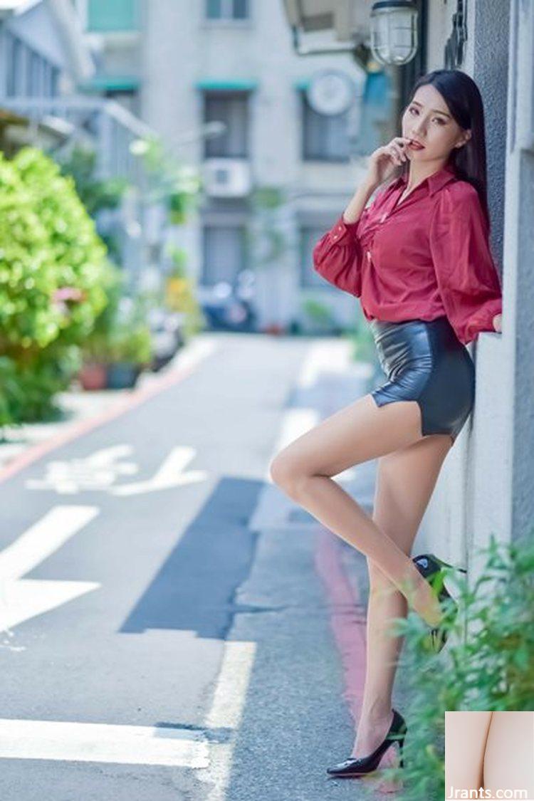 (Seri Ekstra Kaki Cantik) Model kecantikan berkaki panjang Huang Yunfei foto perjalanan sepatu hak tinggi MRT Taipei dan kaki yang indah (40P