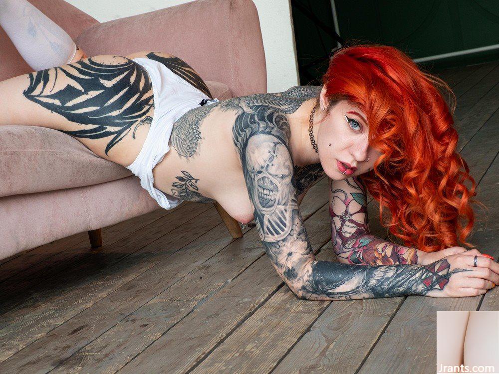 [Suicide Girls] 30 de novembro de 2022 – Redd – SUNLIGHT – x 50