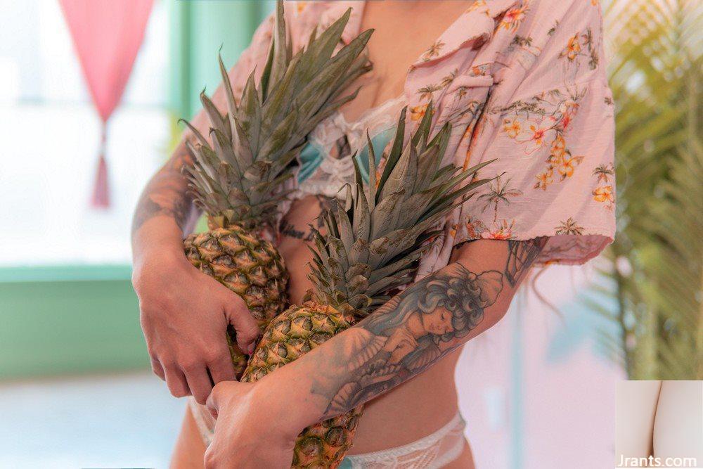 [Suicide Girls] 29 de novembro de 2022 – Liza – SE VOCÊ GOSTA DE PINA COLADAS – x 42