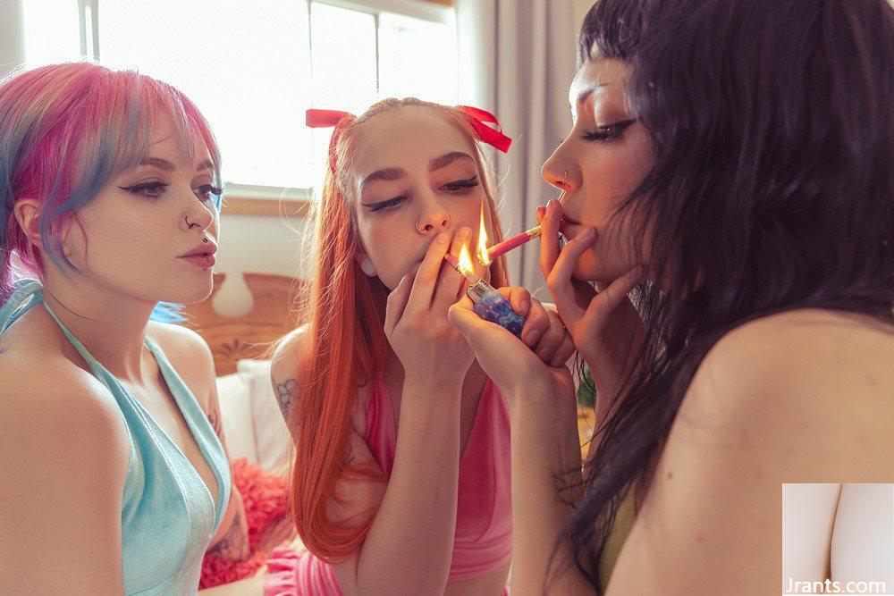 [Suicide Girls] 2022년 12월 7일 – Aurralee Marzipan Riotdoll – 퍼프 퍼프 패스[46P]