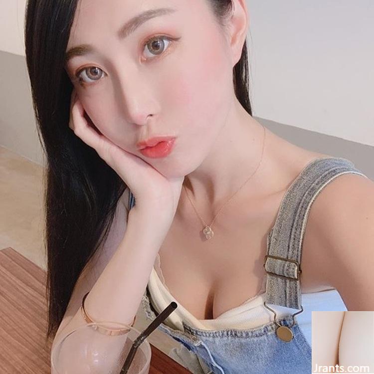 Abby Huang ha mostrato la sua figura sinuosa e ne è rimasta completamente conquistata! (23P)