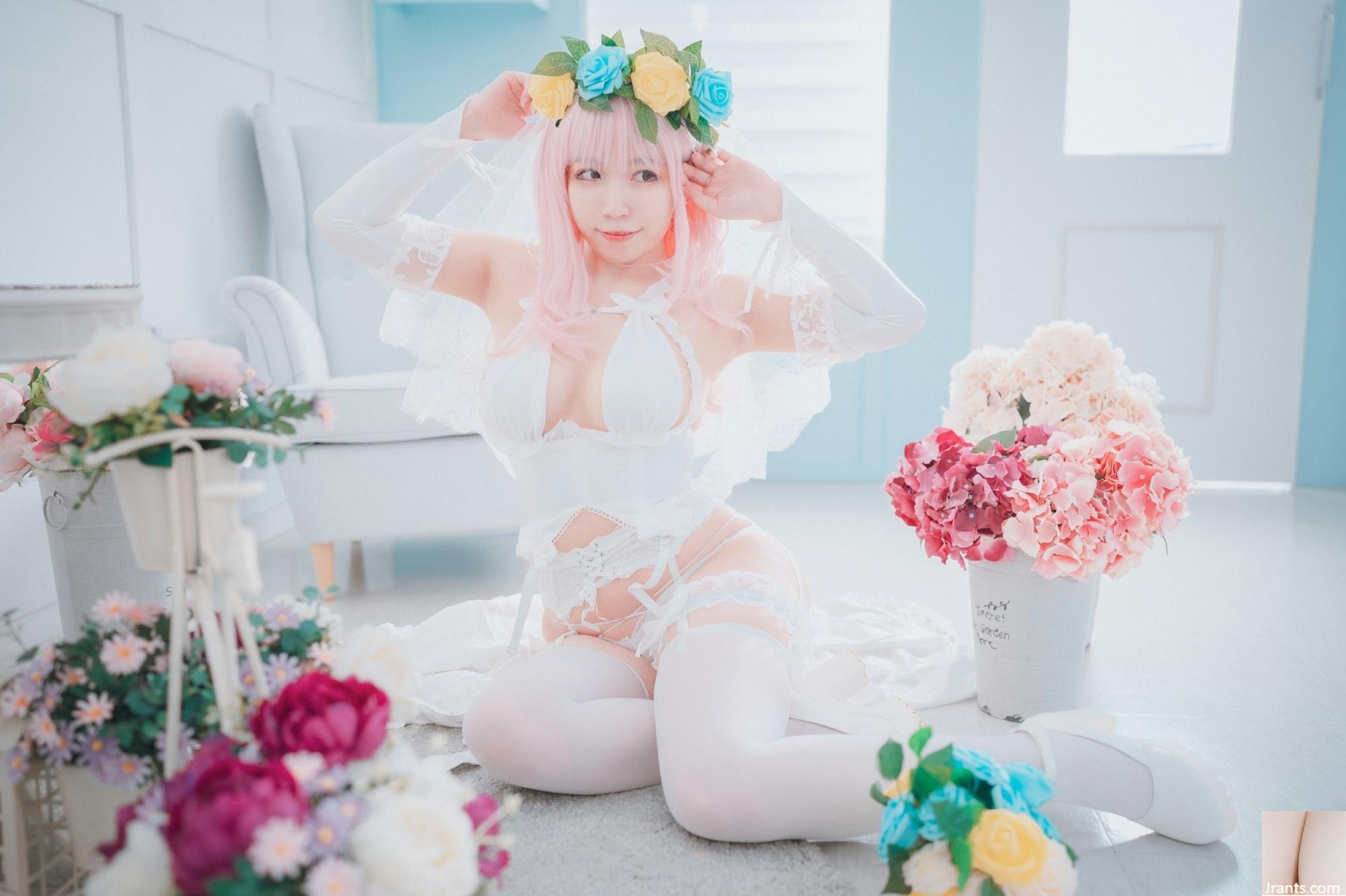 DJAWA Foto – Myaron – Super Sonico White Wedding (25P)