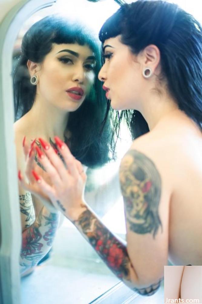 [Suicide Girls] 26 de julio de 2022 – Incendio provocado – En la luz suave[53P]