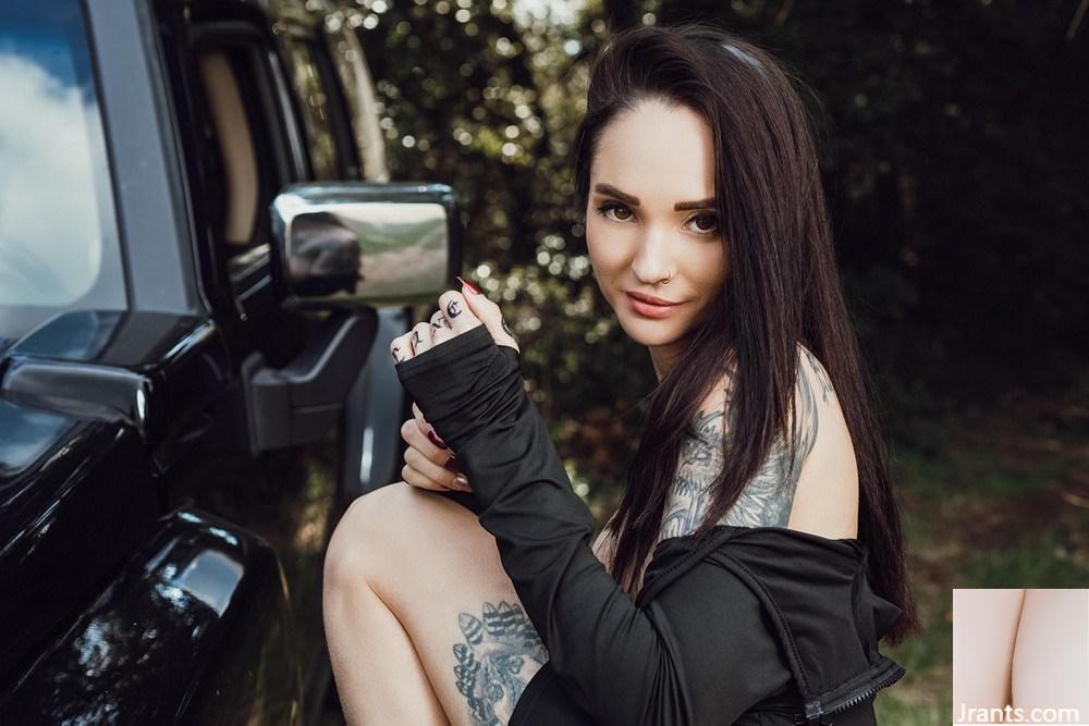 [Suicide Girls] 30 octobre 2022 – Devon – Fille Hummer[54P]