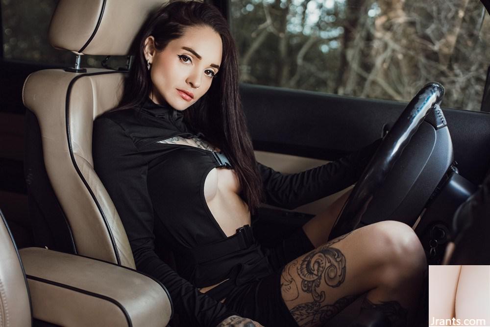 [Suicide Girls] 30 octobre 2022 – Devon – Fille Hummer[54P]