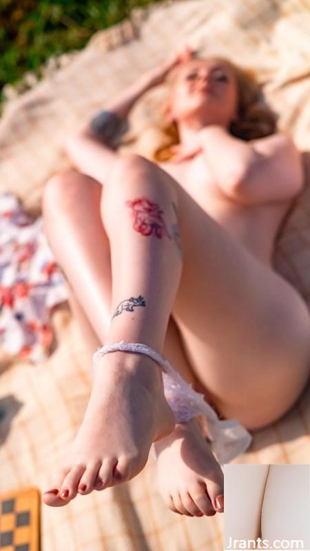 [Suicide Girls] 10 de diciembre de 2022 – Yange – Picnic en el paraíso[40P]