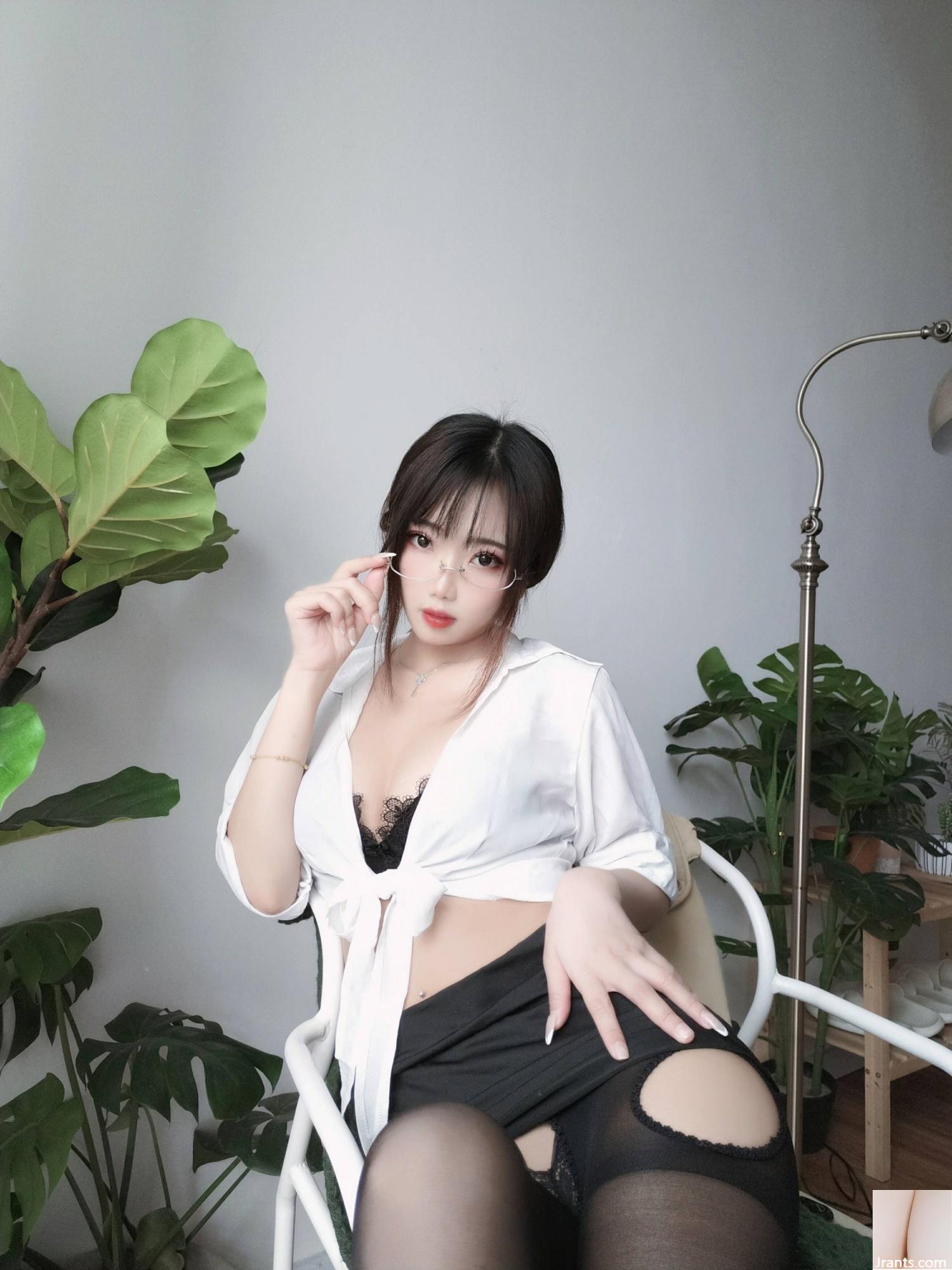 [Collecte sur Internet]La fille de l&rsquo;assistance sociale Gui Zhuyao est-elle ici « Female Teacher » VIP exclusive[85P]