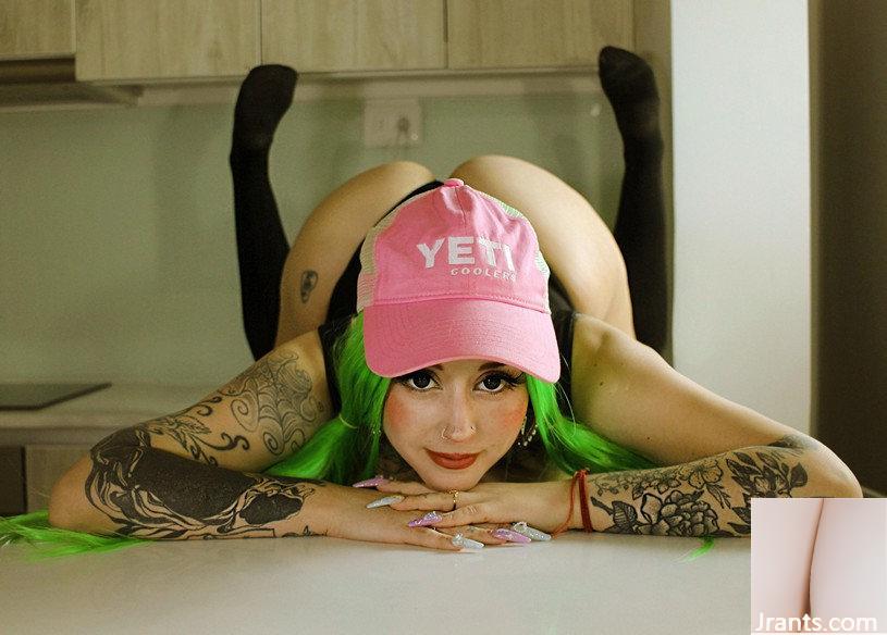 [Suicide Girls] 01. Januar 2023 – Nyaa – iss mich[49P]