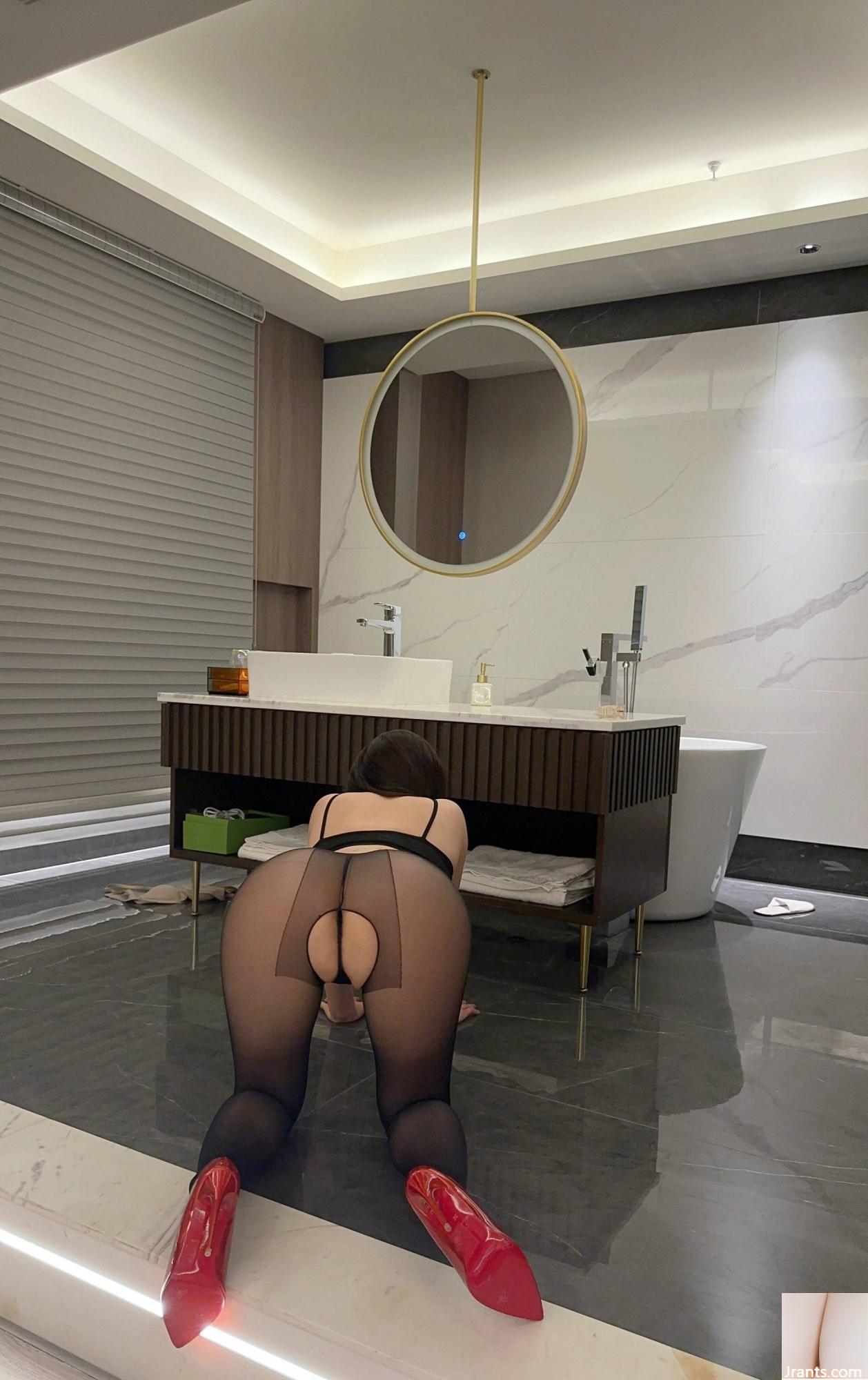 [Koleksi Internet]Gadis kesejahteraan dengan payudara dan bayi perempuan &#8220;Lepaskan dengan berani di kamar mandi hotel&#8221; VIP eksklusif[58P]