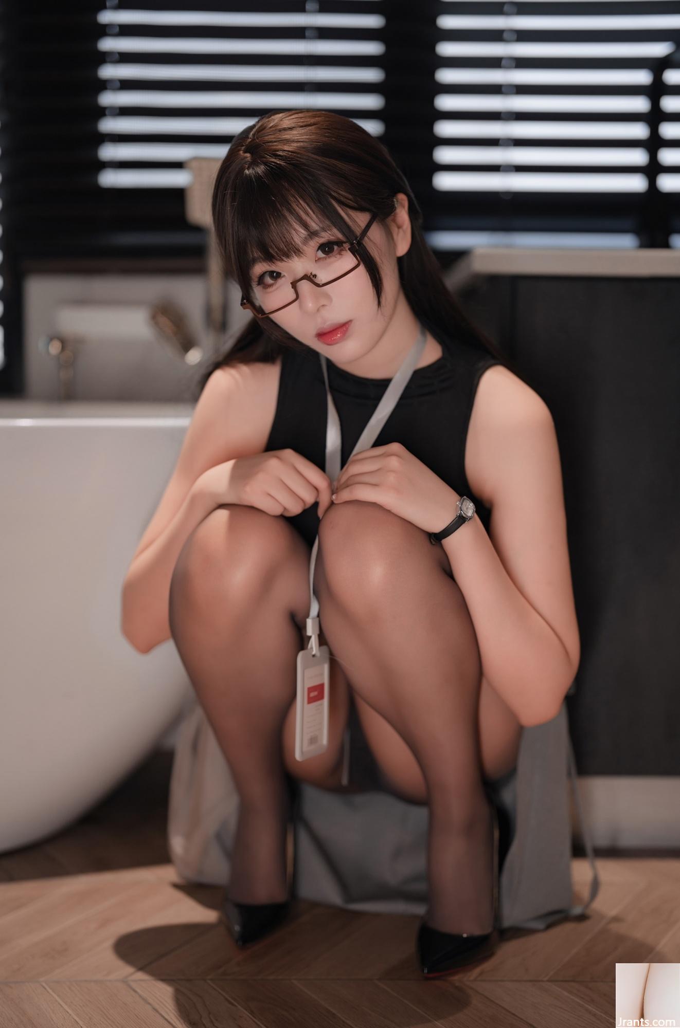 Xuan Xiao 언니 – 안경 OL (85P)