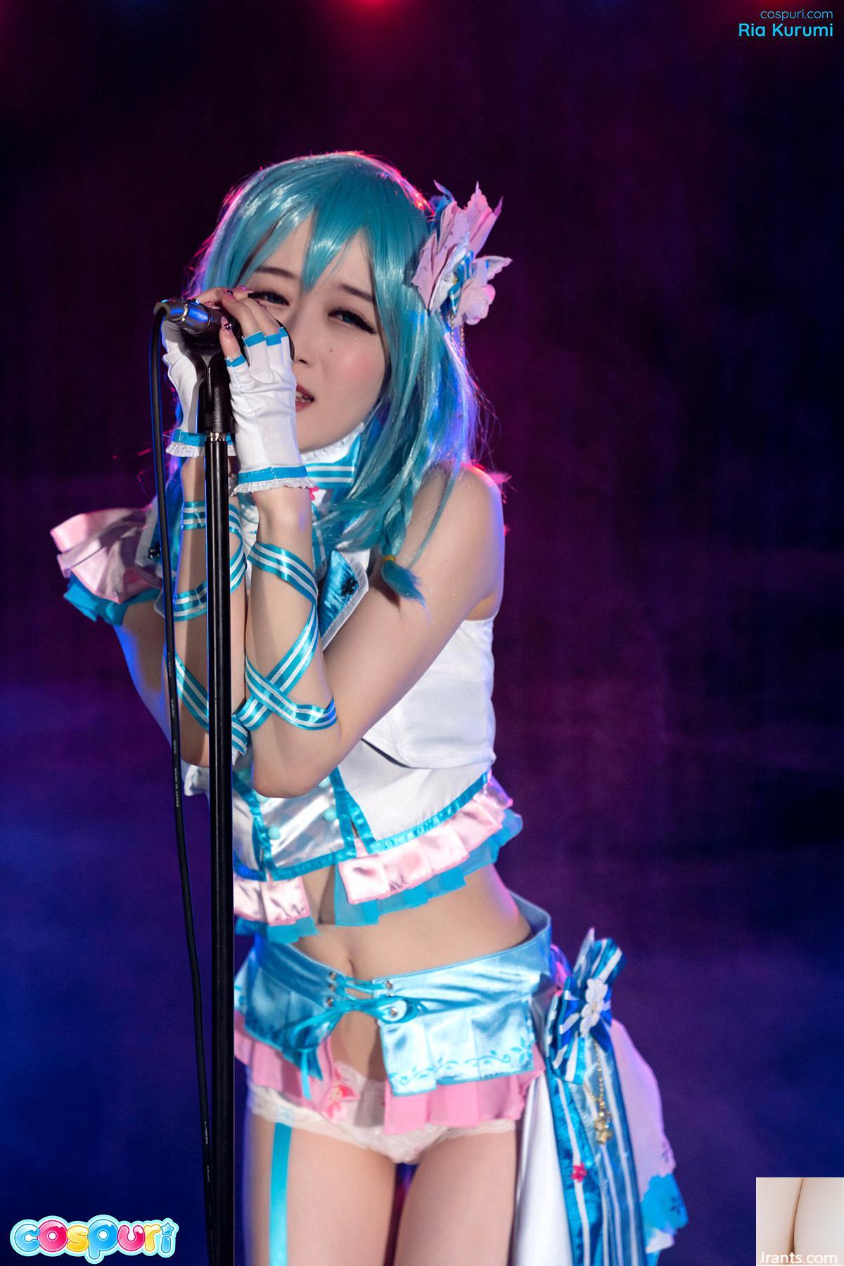 (Ria Kurumi) Uma mulher lasciva no palco (17P)