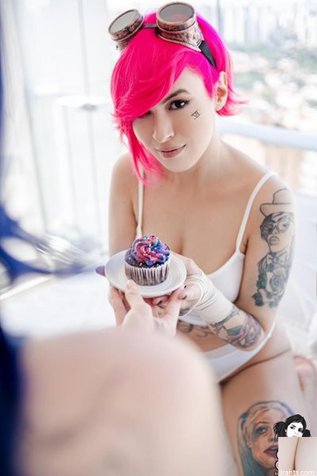 [Suicide Girls] 04 de septiembre de 2022 – Eveel, Piscis – Eres sexy, Cupcake [64P]