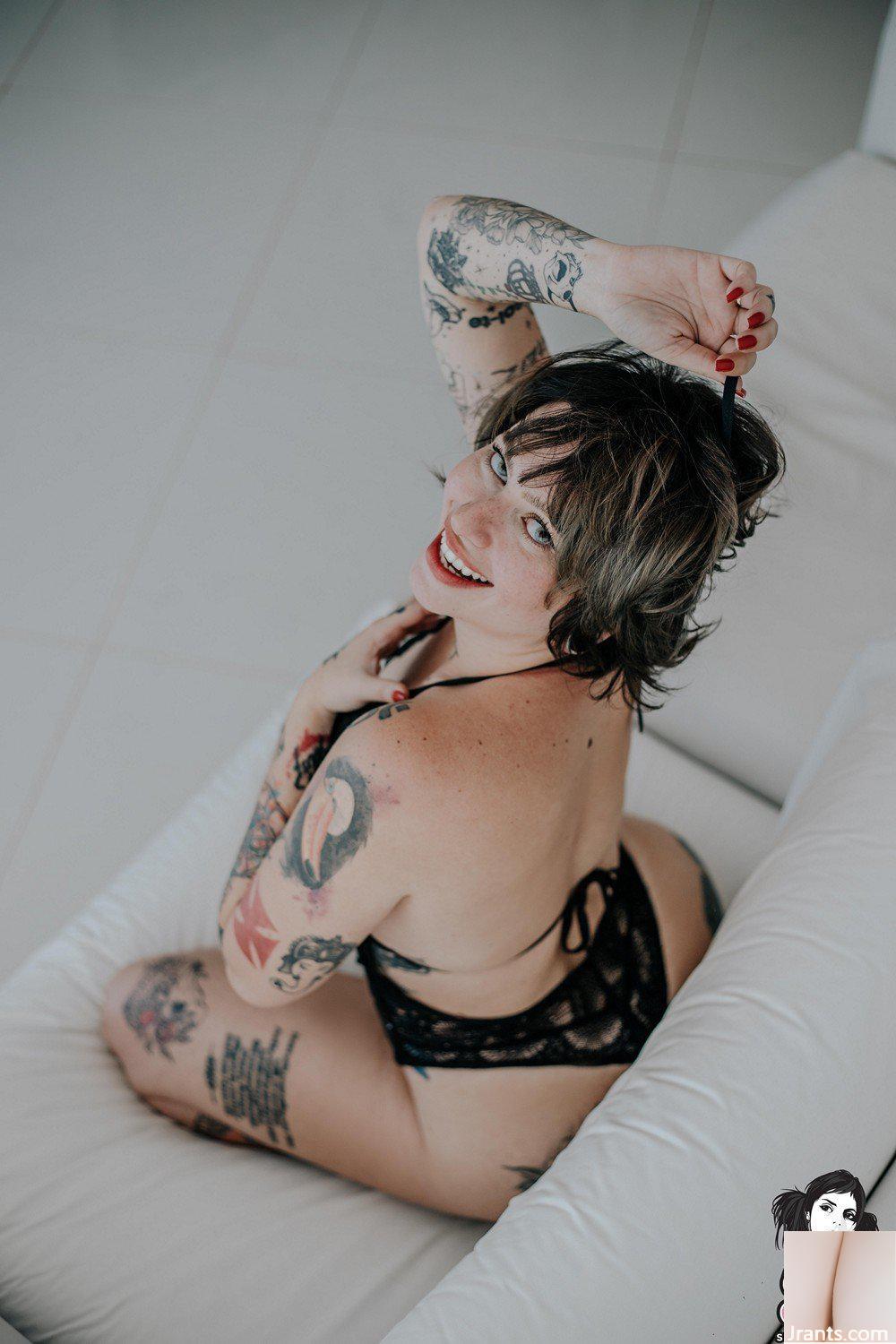 [Suicide Girls] 22 de janeiro de 2023 – Chapeleira – O melhor começo[46P]