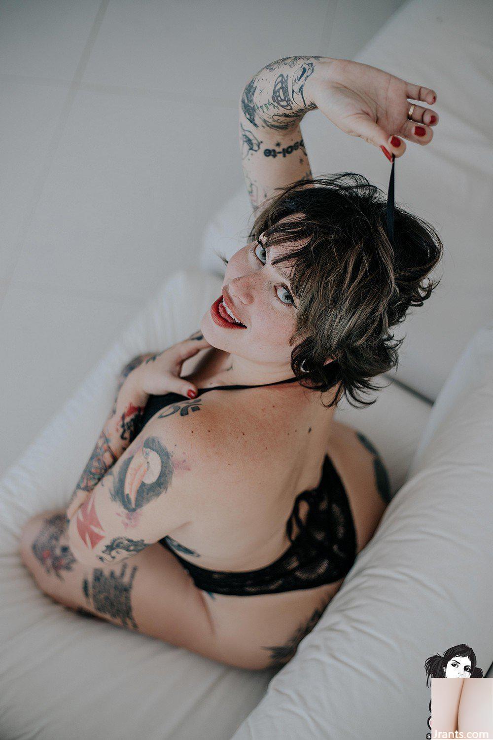 [Suicide Girls] 22 de janeiro de 2023 – Chapeleira – O melhor começo[46P]