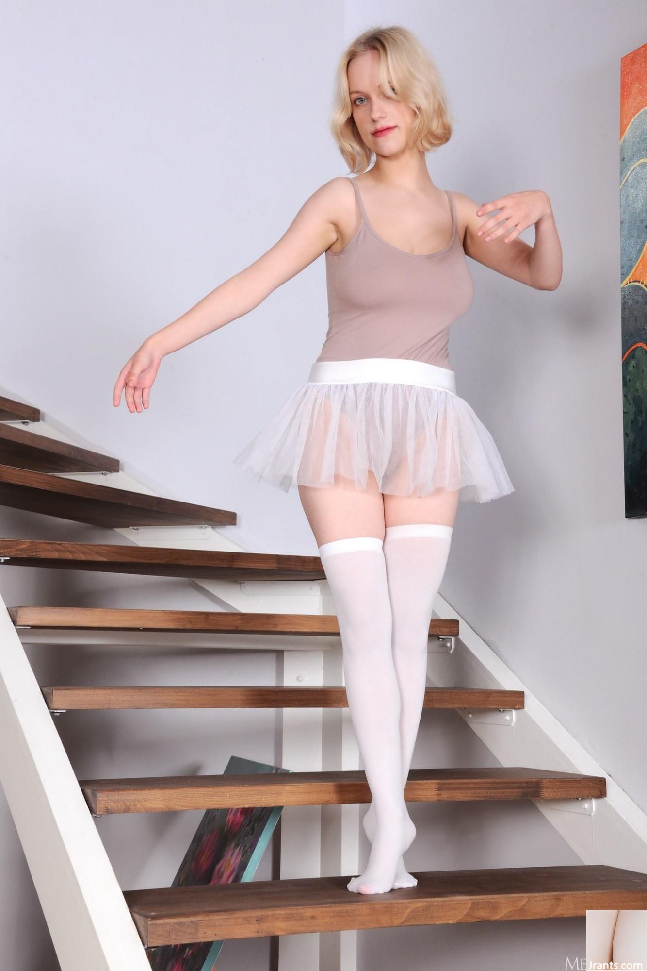 Raquel Ballet Babe (105P)