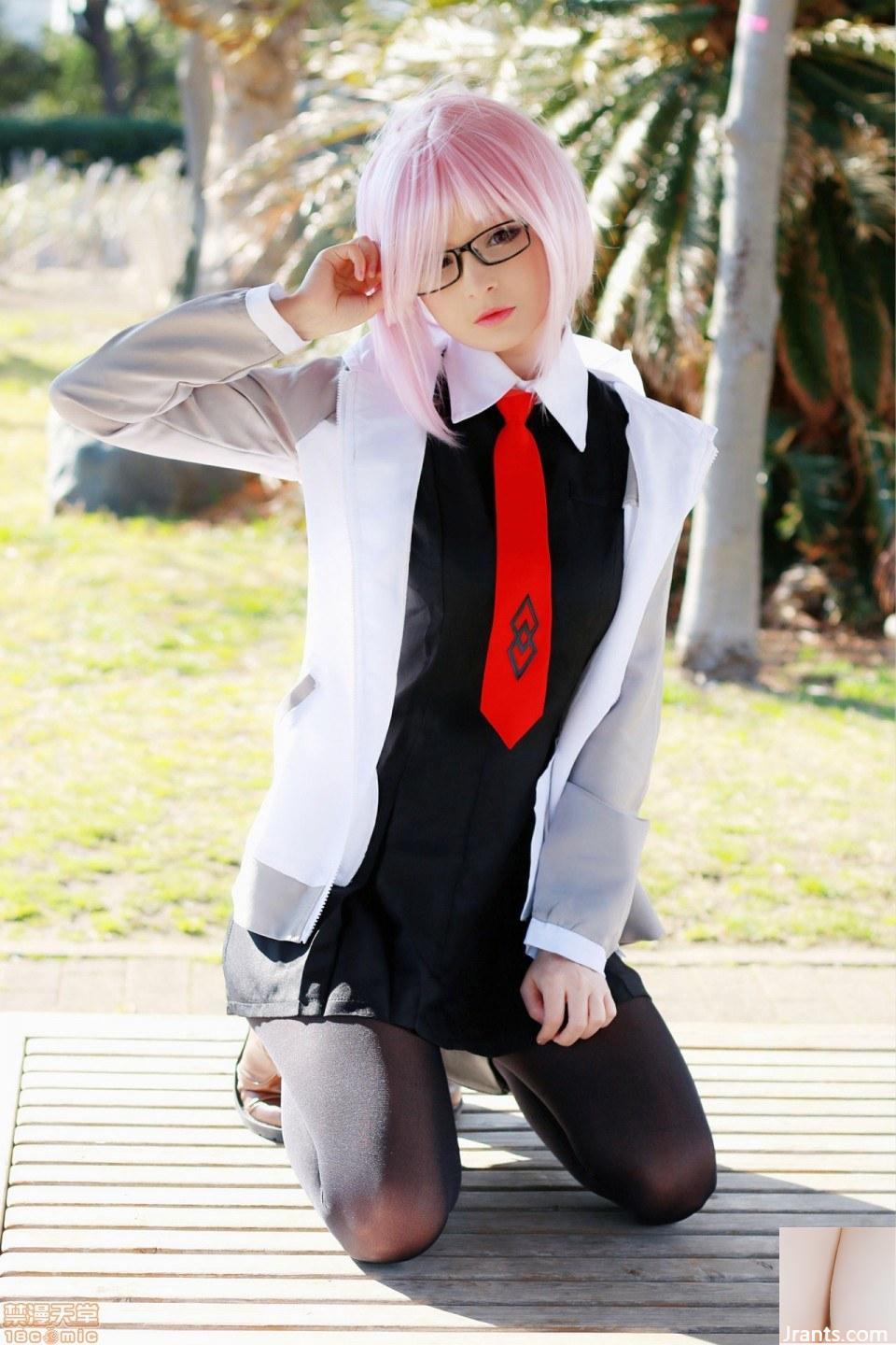 Mashu Kyrielight Cosplay von Hidori Rose (99P)