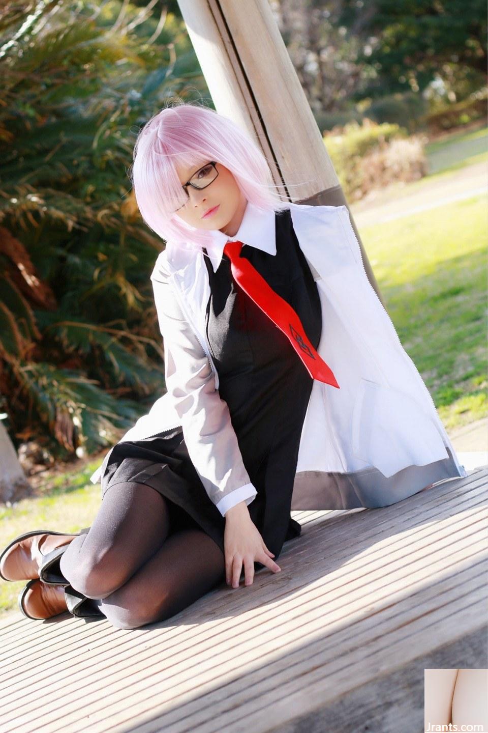 Mashu Kyrielight Cosplay von Hidori Rose (99P)