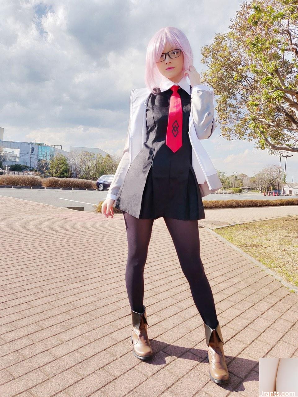 Mashu Kyrielight Cosplay von Hidori Rose (99P)