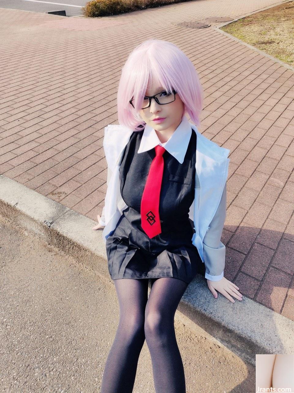 Mashu Kyrielight Cosplay von Hidori Rose (99P)