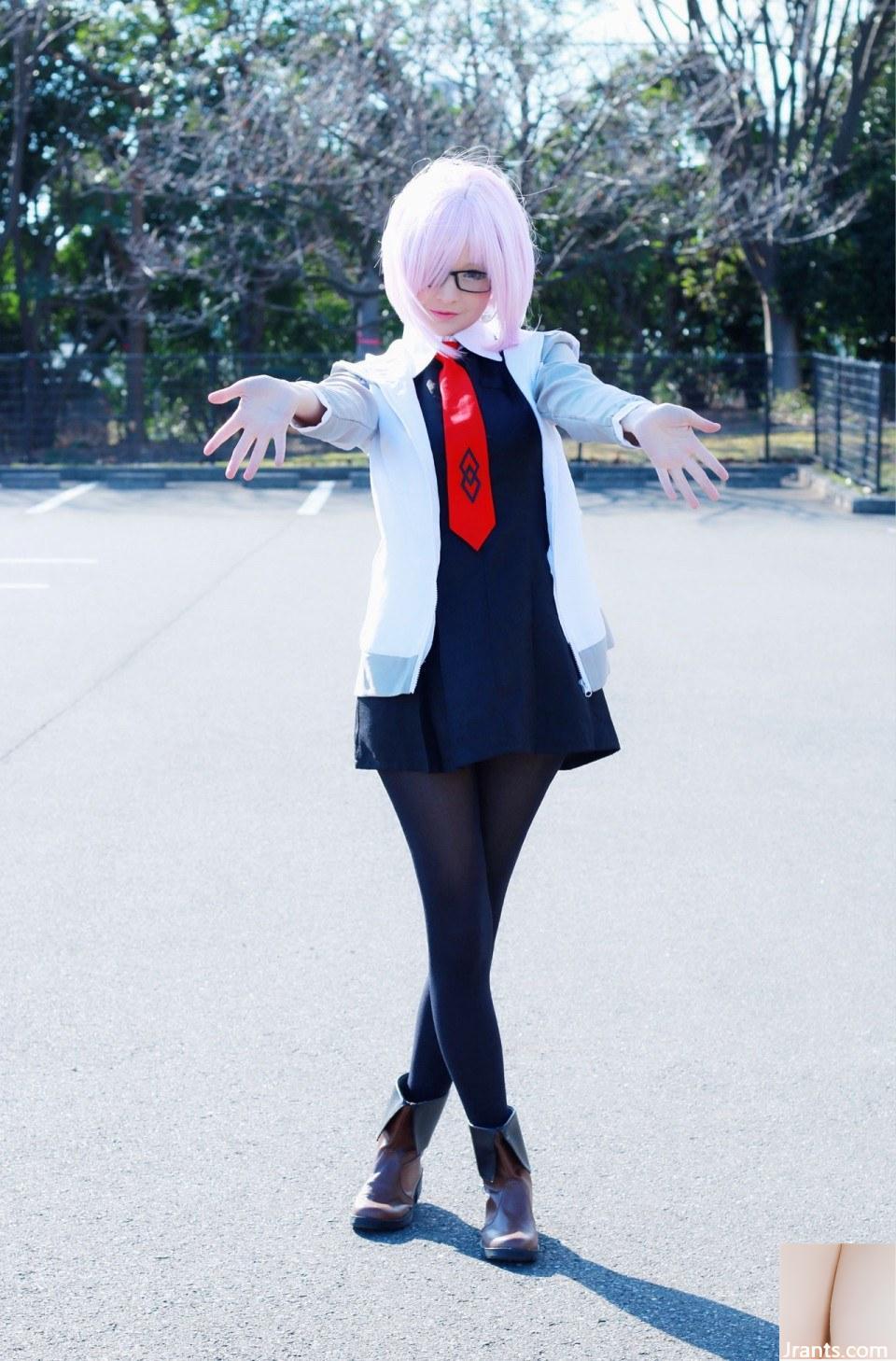 Mashu Kyrielight Cosplay von Hidori Rose (99P)