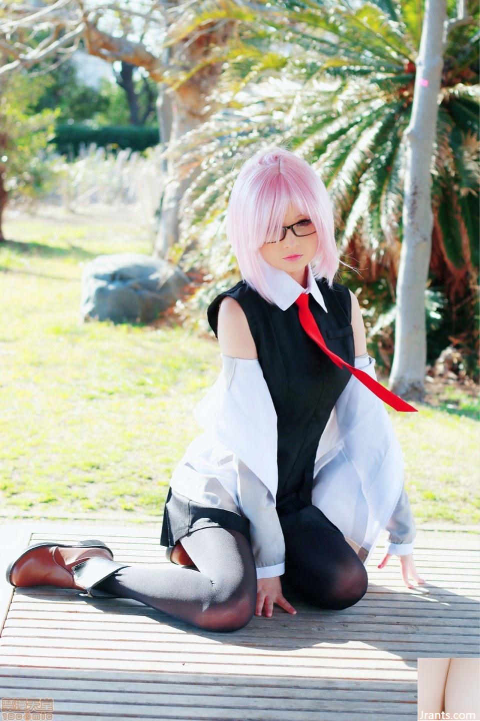 Mashu Kyrielight Cosplay von Hidori Rose (99P)