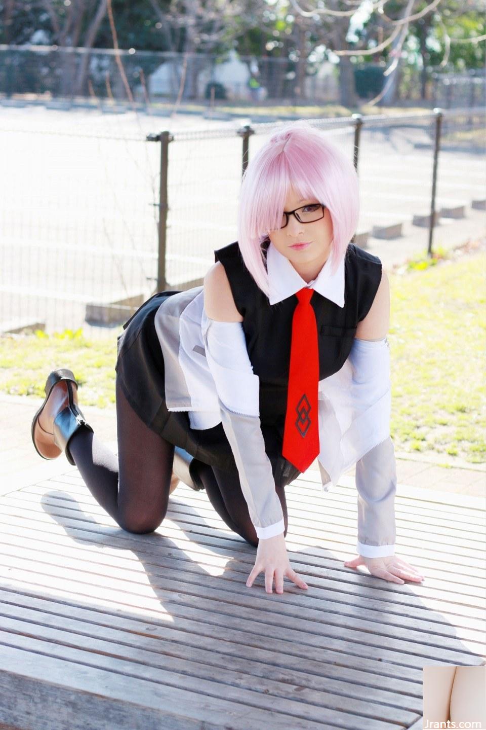 Mashu Kyrielight Cosplay von Hidori Rose (99P)