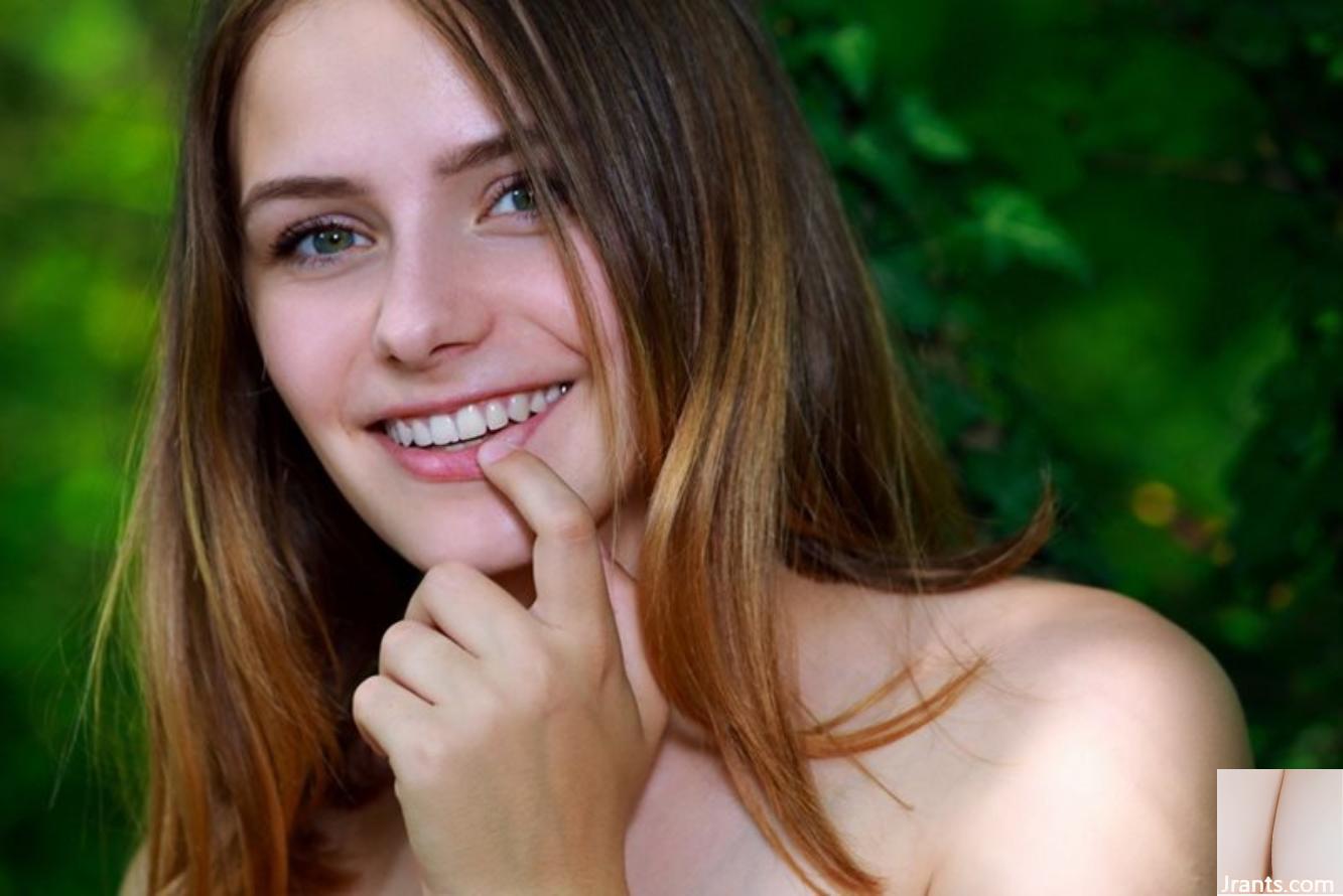 د[metart] فقدت في الطبيعة &#8211; داكوتا بينك