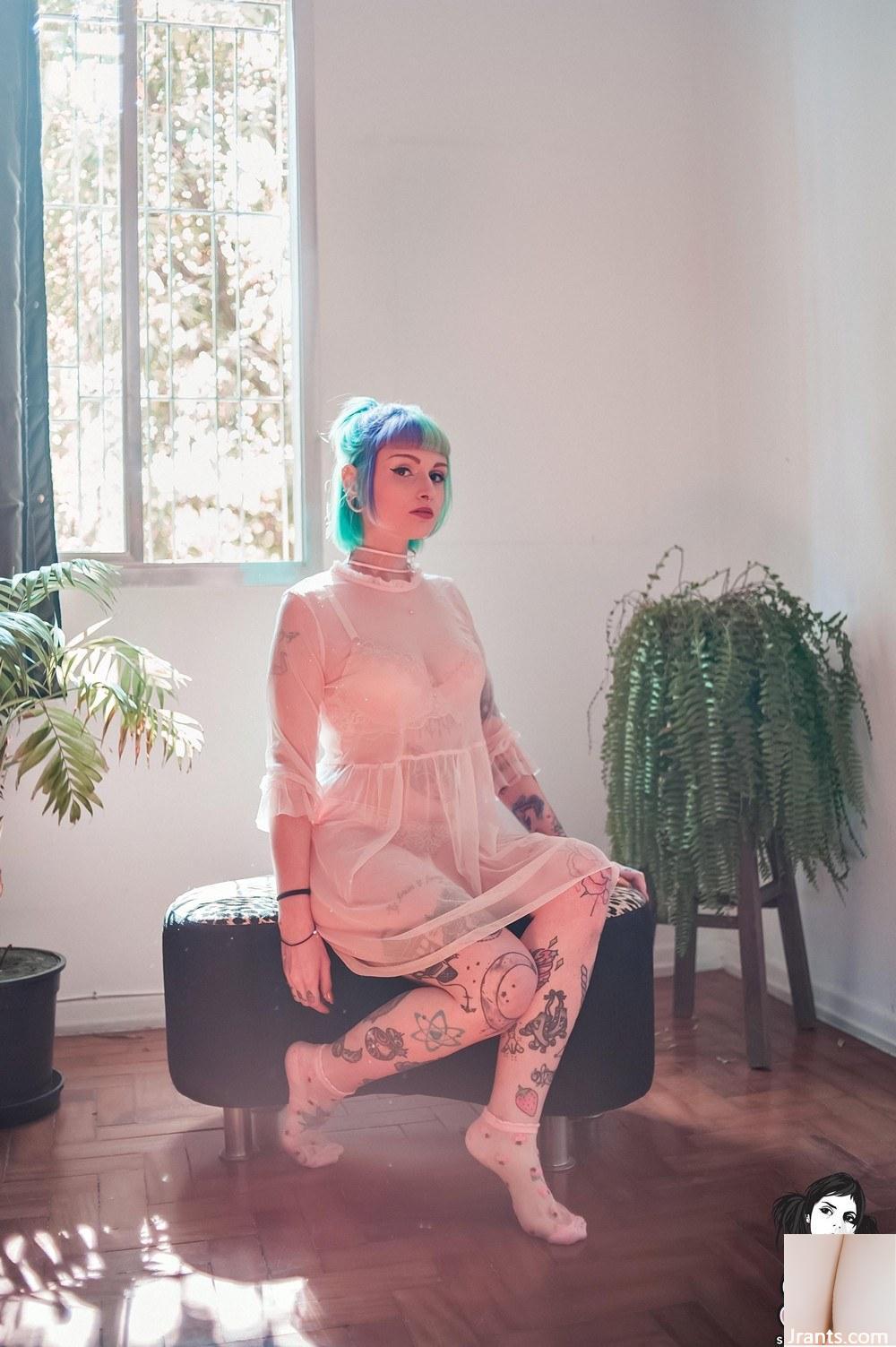 [Suicide Girls] Kamiz – Puppenhaus