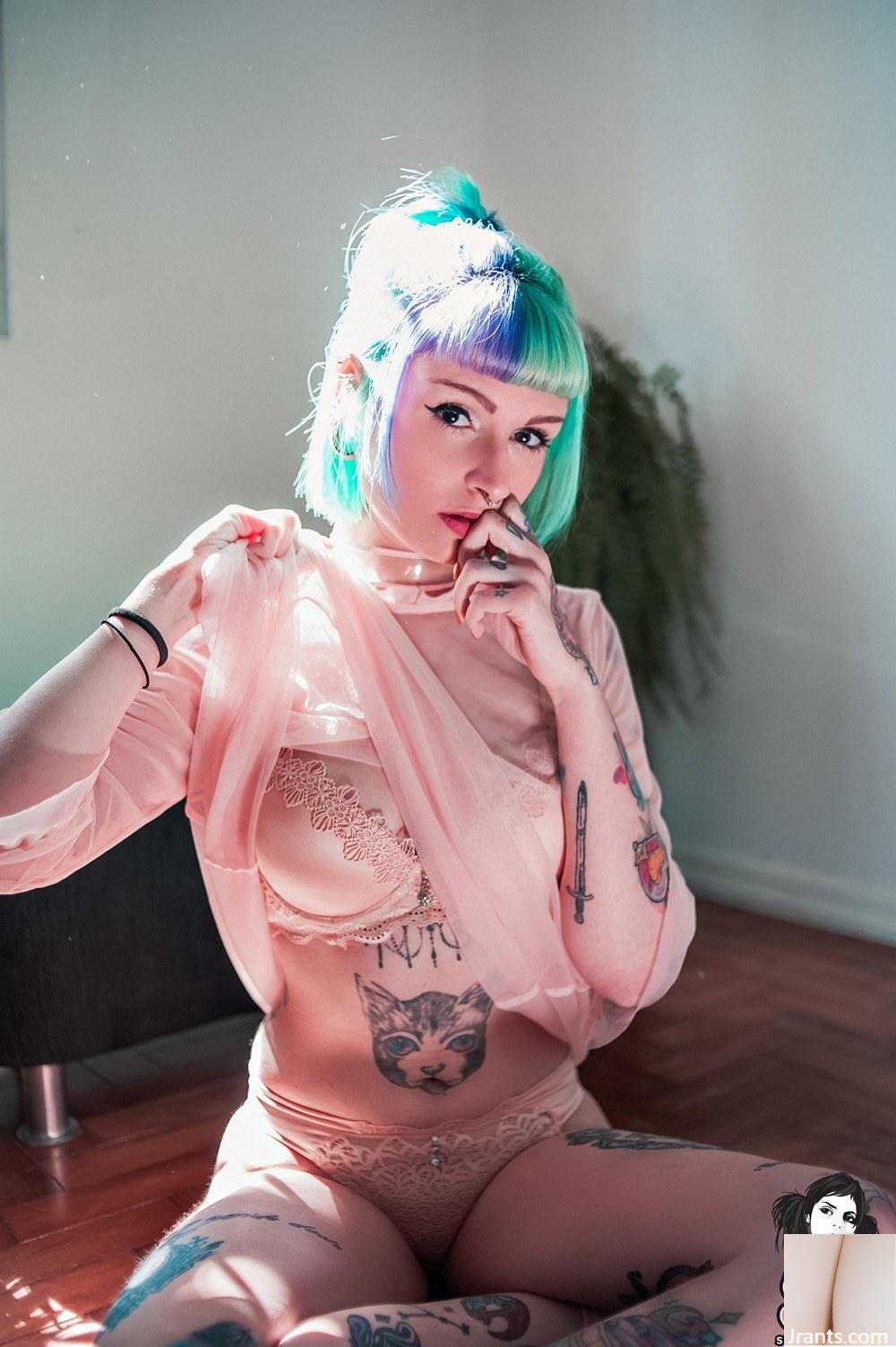 (Suicide Girls) Kamiz – Rumah Boneka