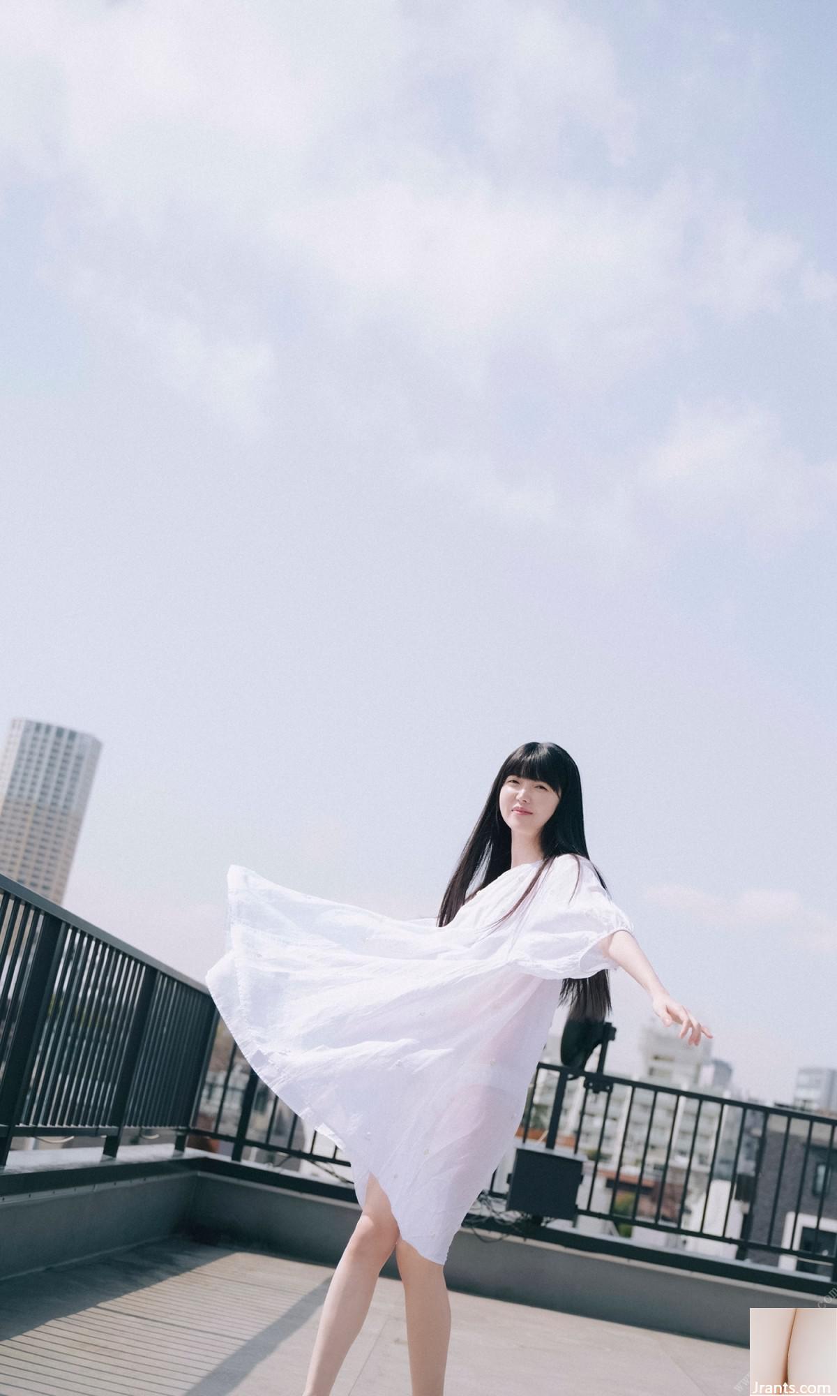 Album photo Onodera Azusa « Hasama ».