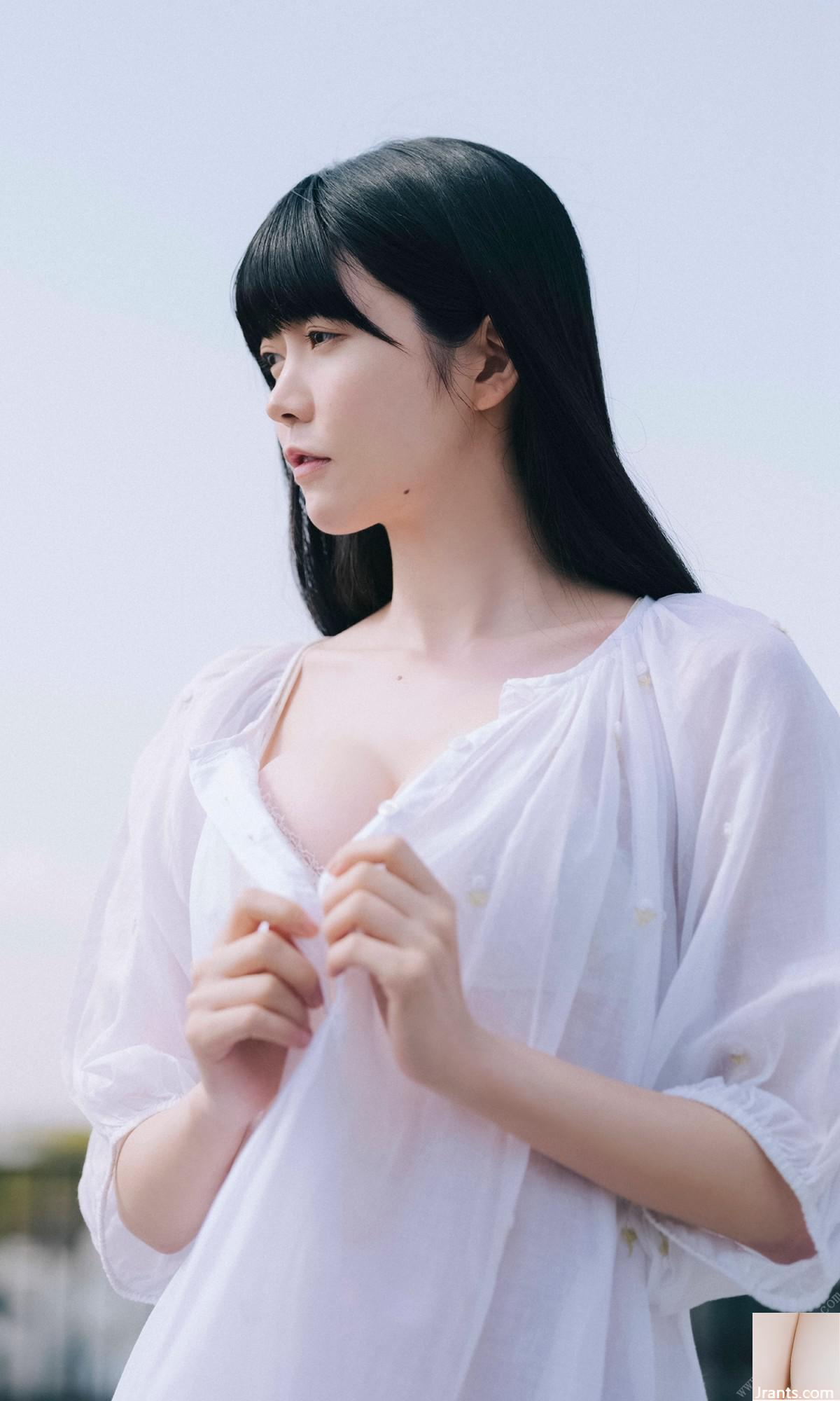 Album photo Onodera Azusa « Hasama ».