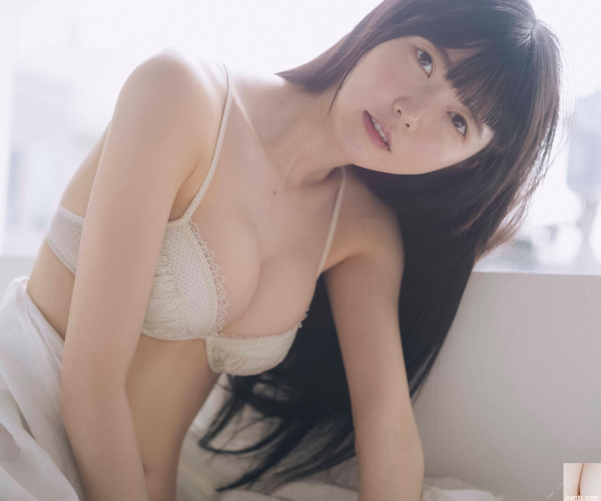 Album photo Onodera Azusa « Hasama ».