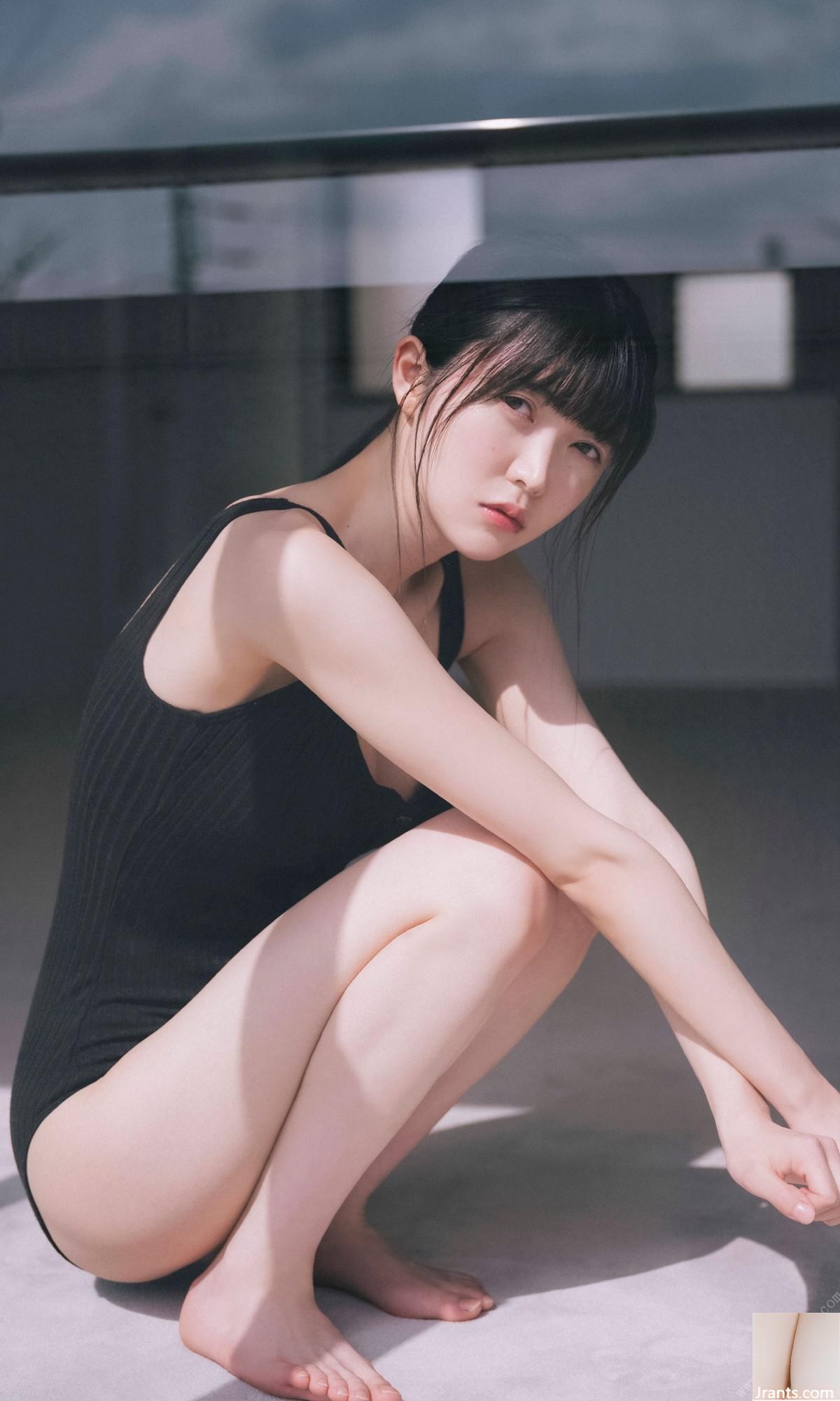 Album photo Onodera Azusa « Hasama ».