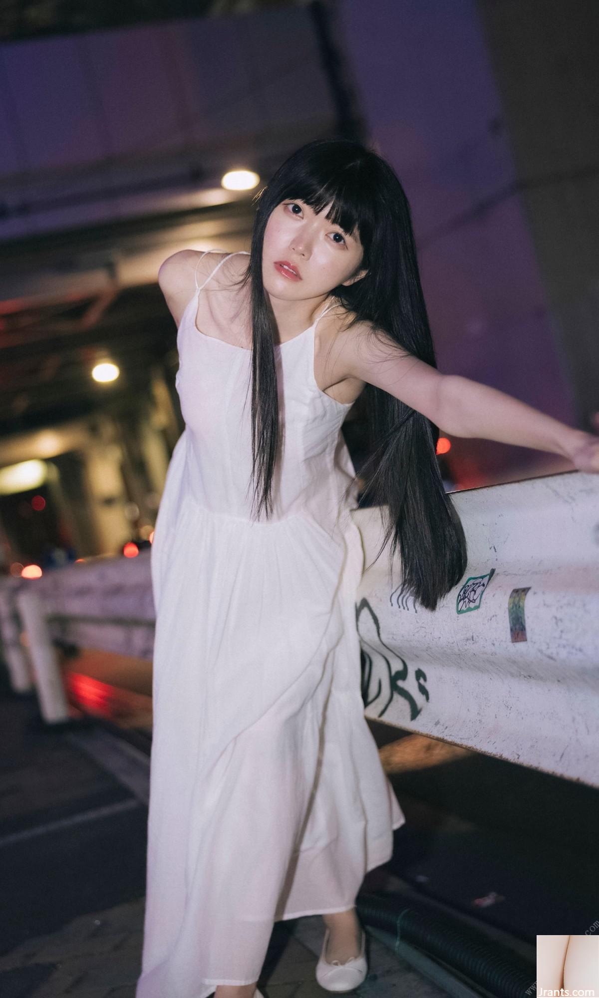 Album photo Onodera Azusa « Hasama ».